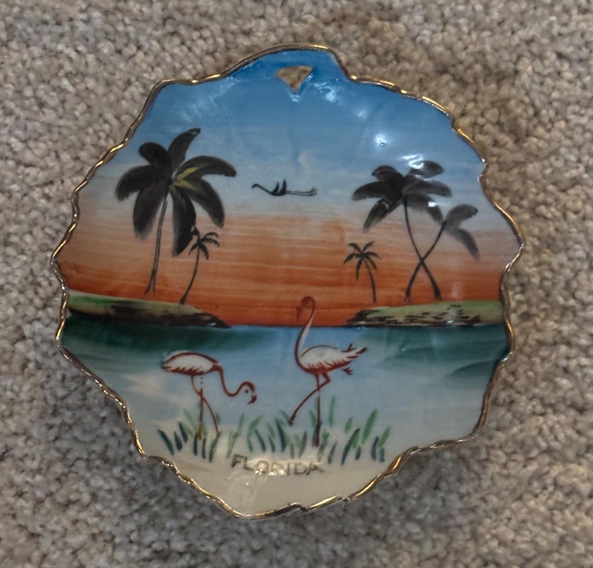 Florida Souvenir Wall Hanging Dish, Lover Antiques and Vintage