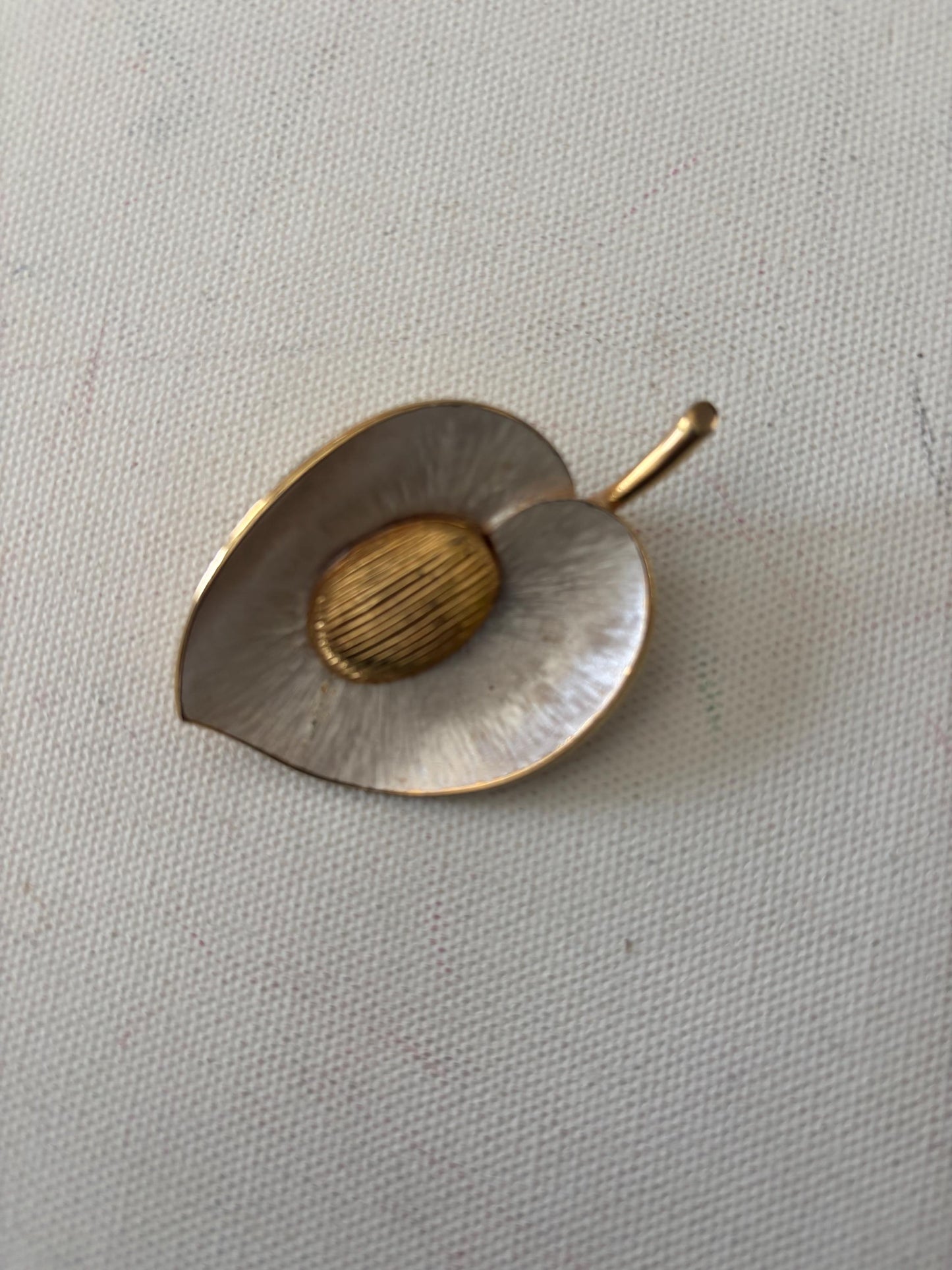 Vintage Pastelli Leaf Brushed Gold Tone Pin Brooch Lover Antiques and Vintage
