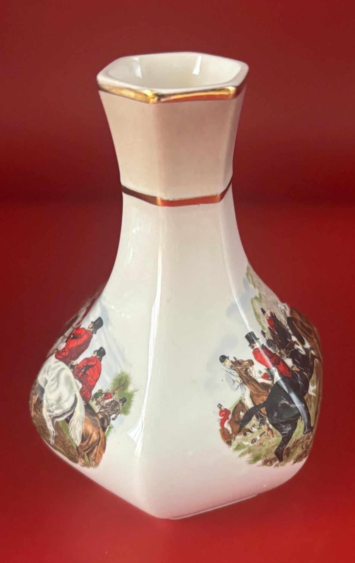 Royal Worcester Palissy Vase, Feauring Hunting Scenes Pattern, Hand Painted Porcelain, Lover Antiques and Vintage