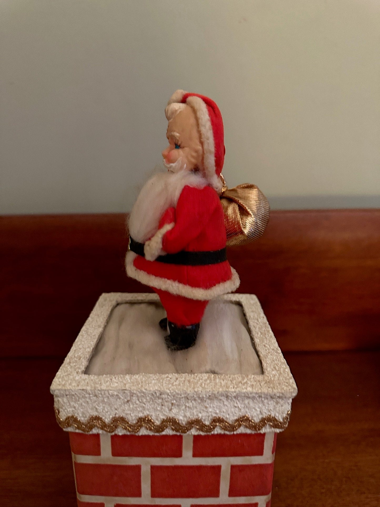 Vintage Santa Claus Wind-Up Music Box: Chimney Ornament