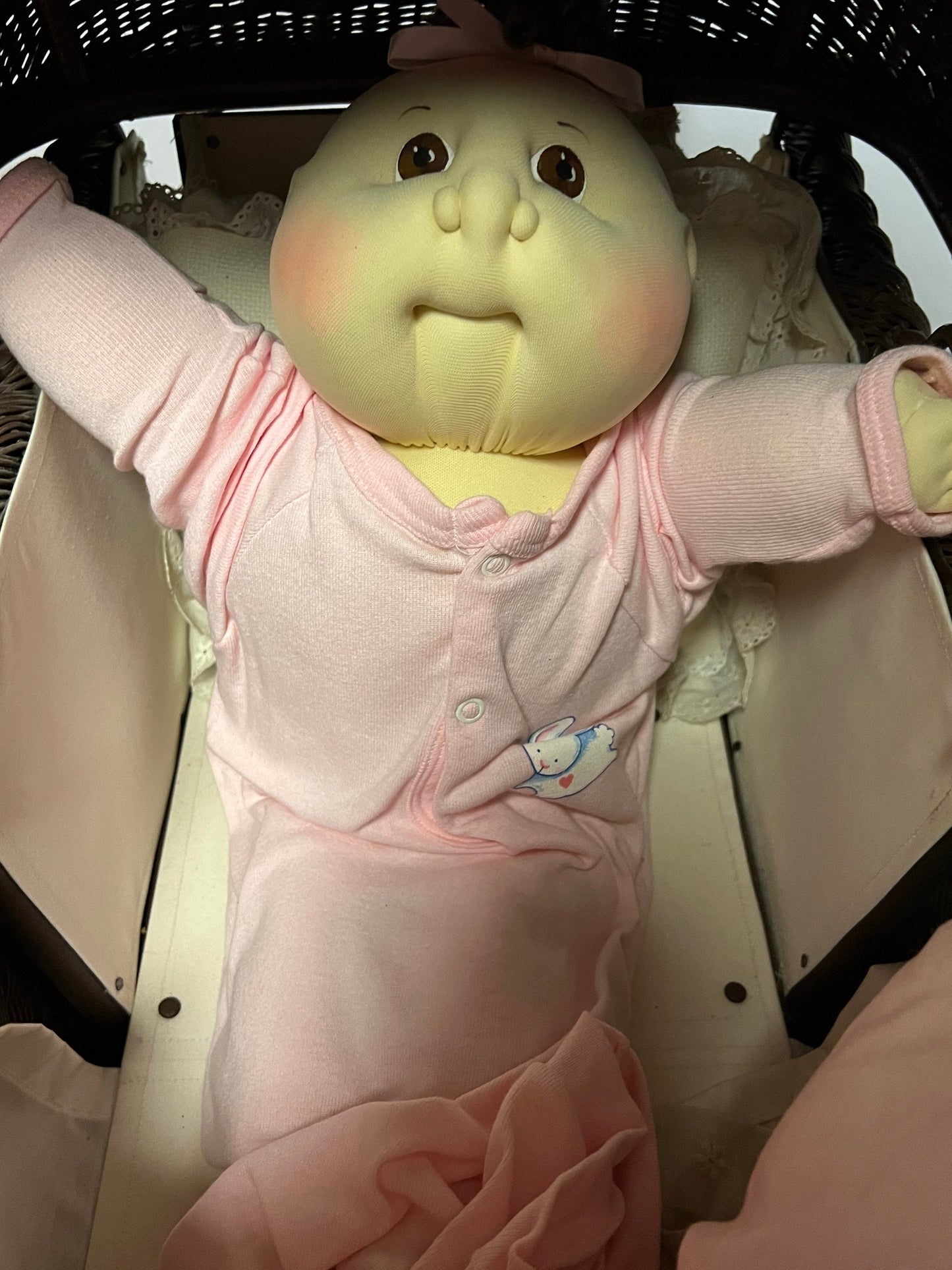 Antique Wicker baby pram doll carriage in beautiful condition
