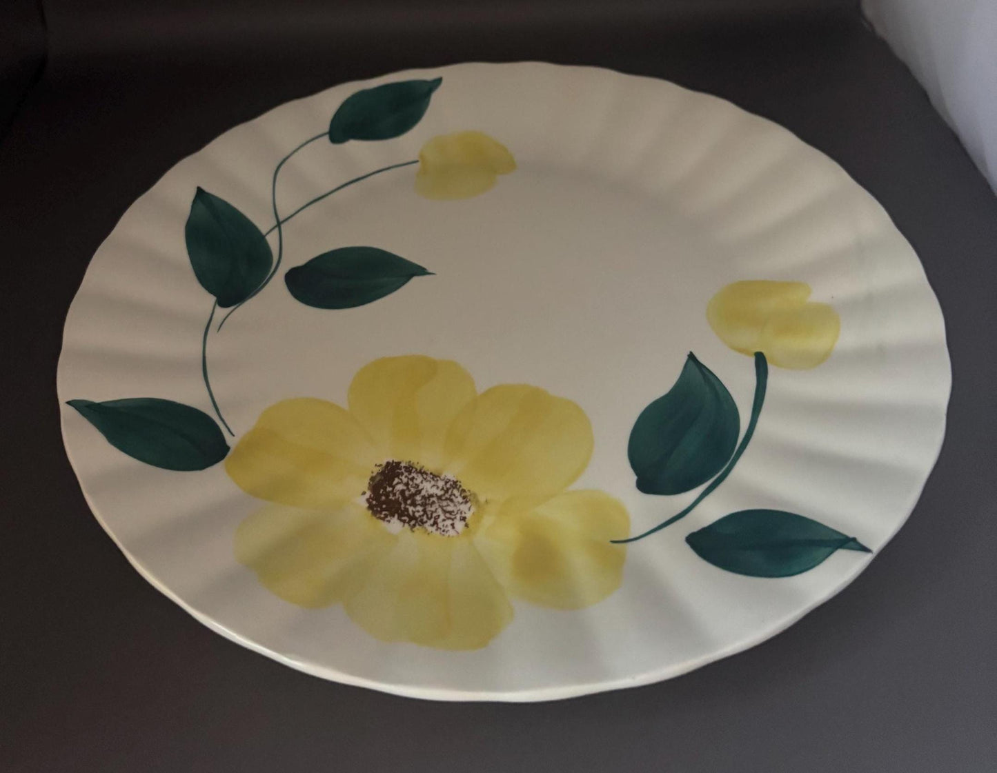 Blue Ridge Southern Potteries Dinner Plate, Ridge Daisy Yellow Flower Design, Lover Antiques and Vintage