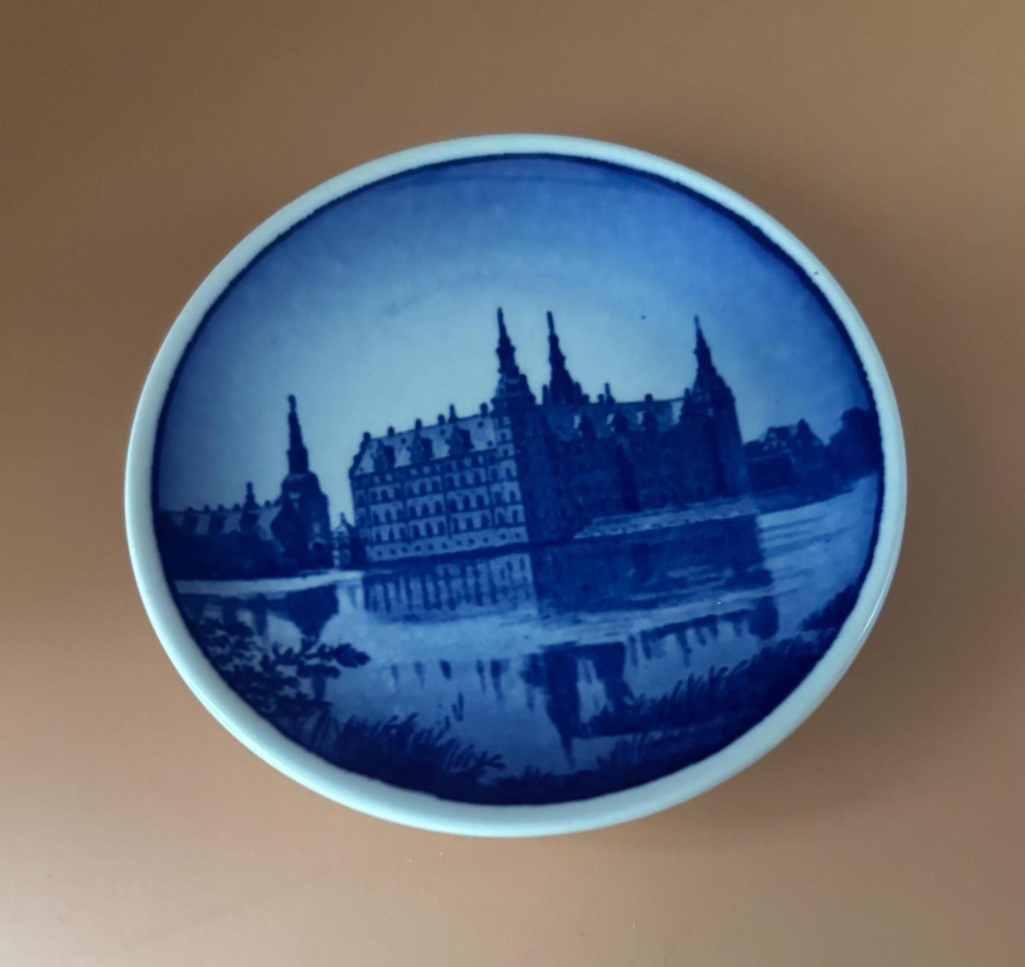 Set of 5 Royal Copenhagen Plaquettes, Collection of Plates, Lover Antiques and Vintage
