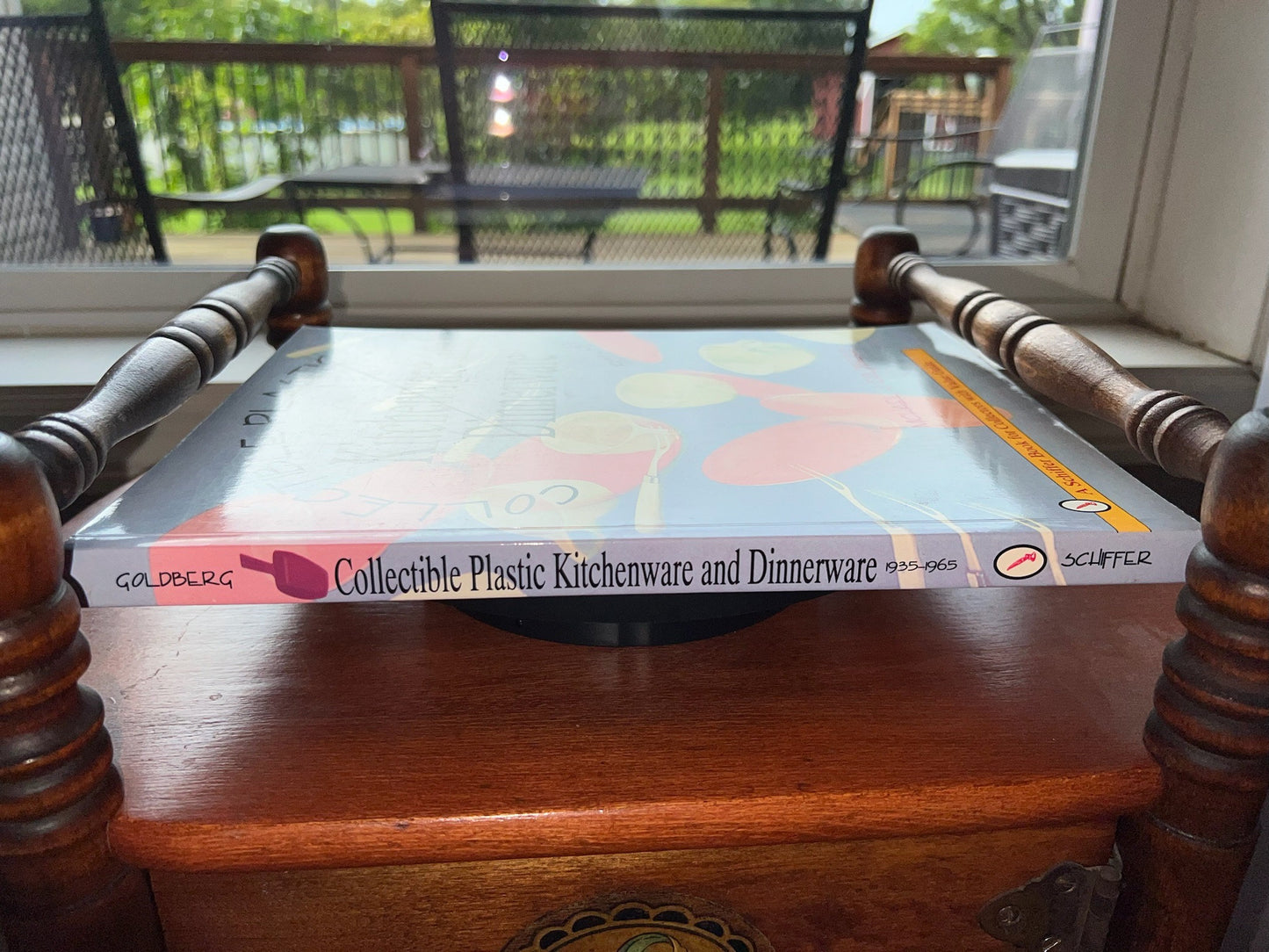 Collectible Plastic Kitchenware and Dinnerware 1935-1965 by Michael J. Goldberg Lover Antiques and Vintage