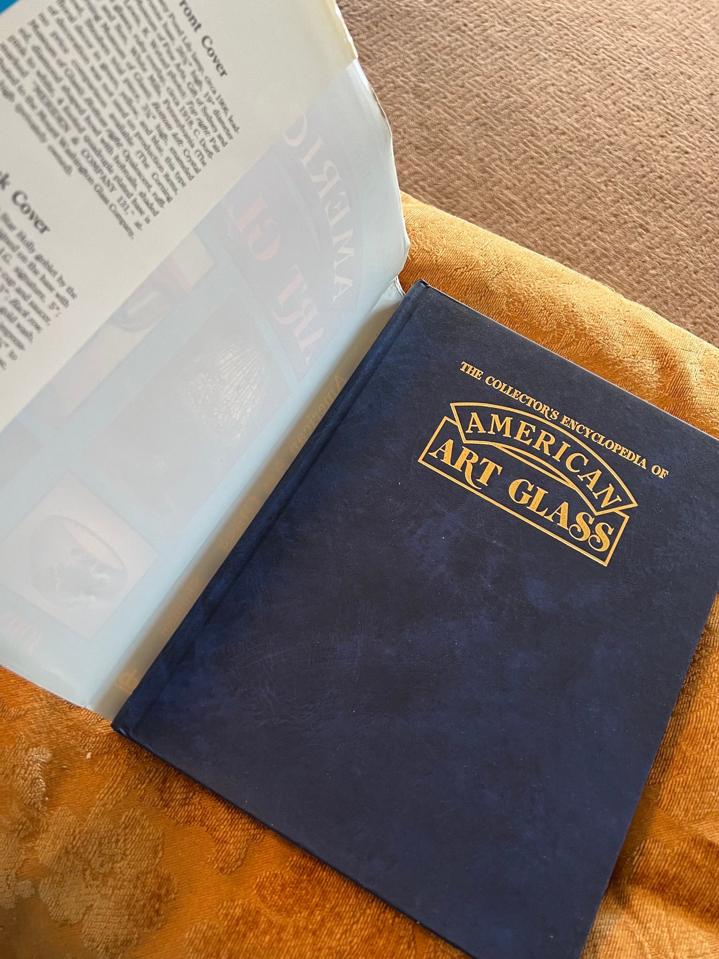 Vintage American Art Glass Book: Collector's Guide by John A. Shuman III