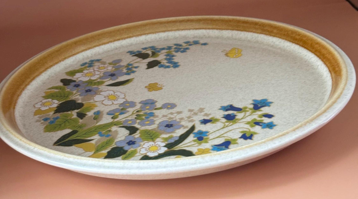 Vintage Mikasa Dinner Plate Stone Manor Stoneware F5827 Sweet Briar Blue & White Flowers Lover Antiques and Vintage
