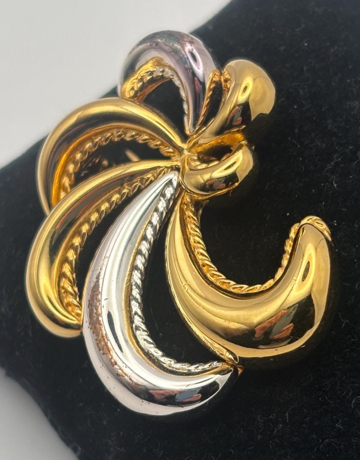 Monet Silver & Gold Ribbon Brooch Pin, Jewelry Gifts, Lover Antiques and Vintage