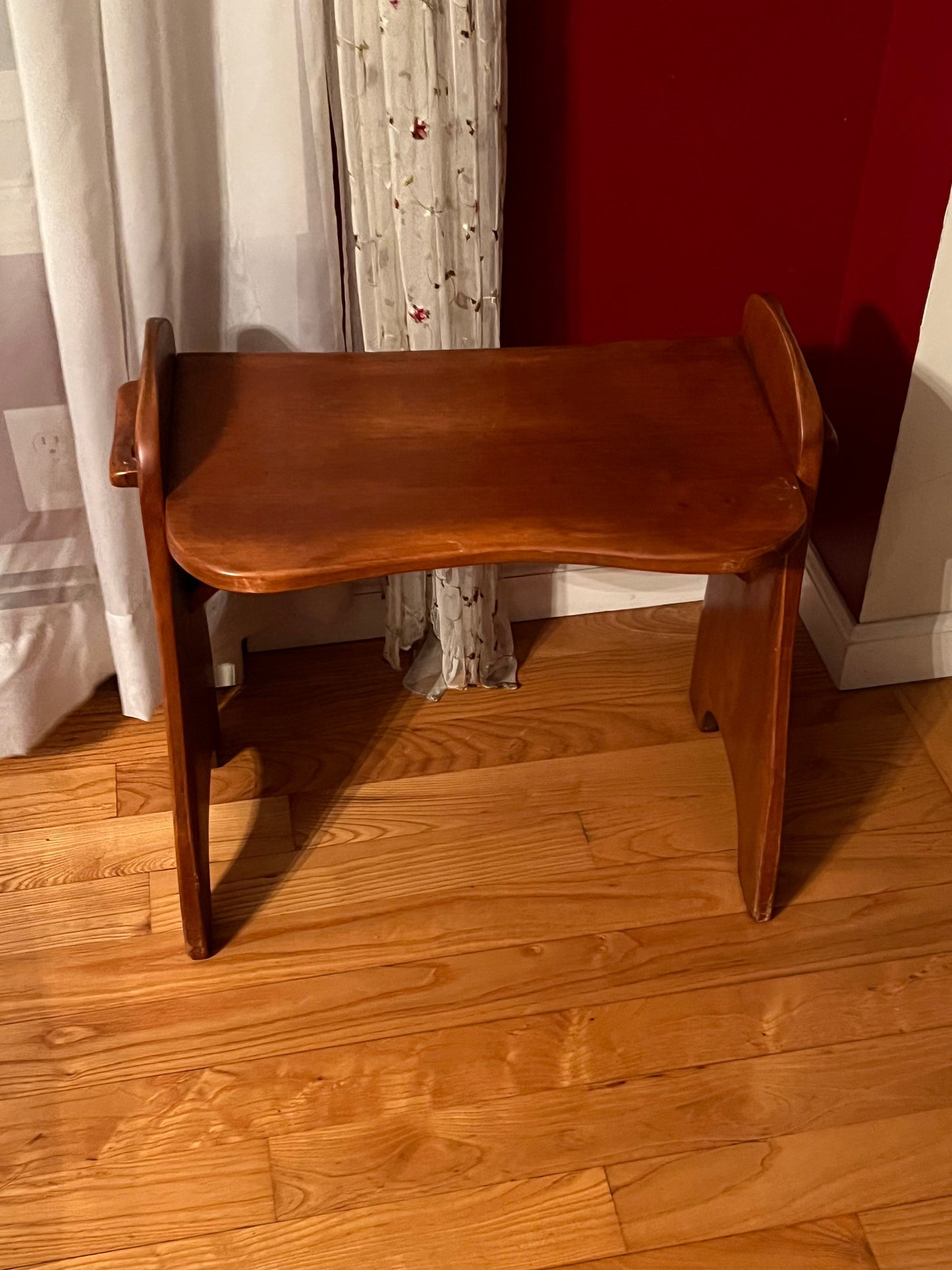 Cushman Colonial Vanity Table: Vintage Serving Table No. 4-163