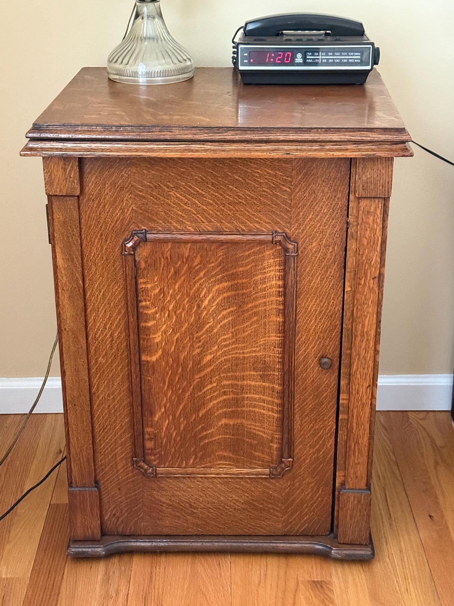 Antique Quarter Sawn Oak Cabinet, Lover Antiques and Vintage