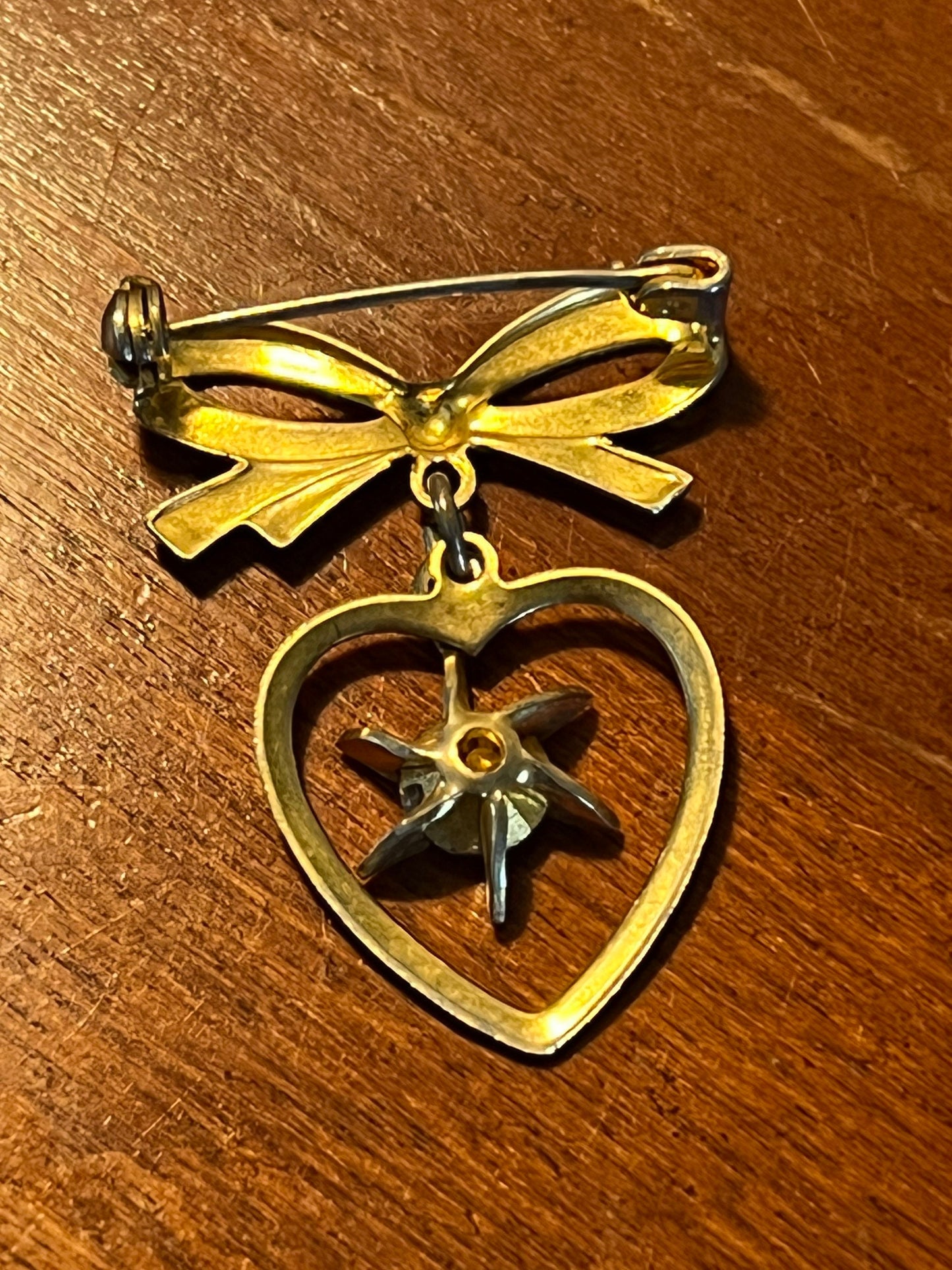 Vintage bow and heart pin jewelry brooch gift gold tone
