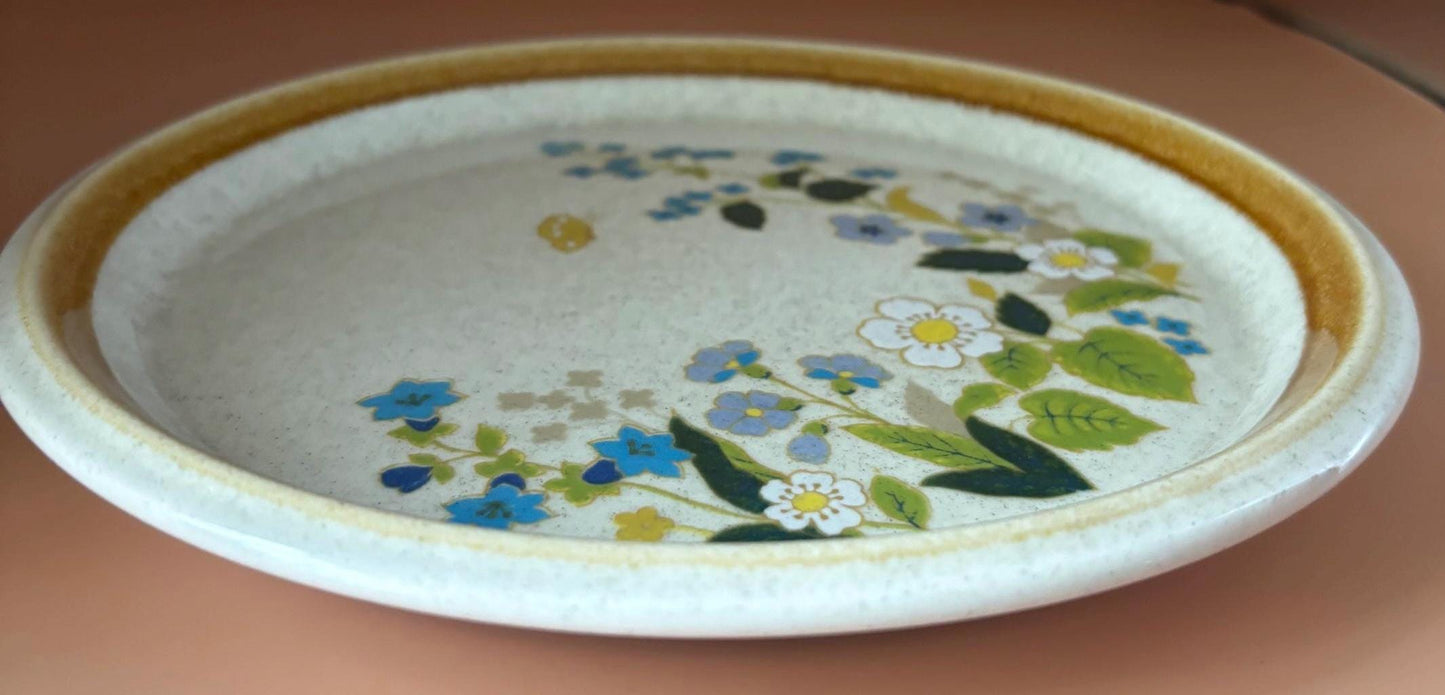 Vintage Mikasa Salad Plate Stone Manor Stoneware F5827 Sweet Briar Blue & White Flowers Lover Antiques and Vintage