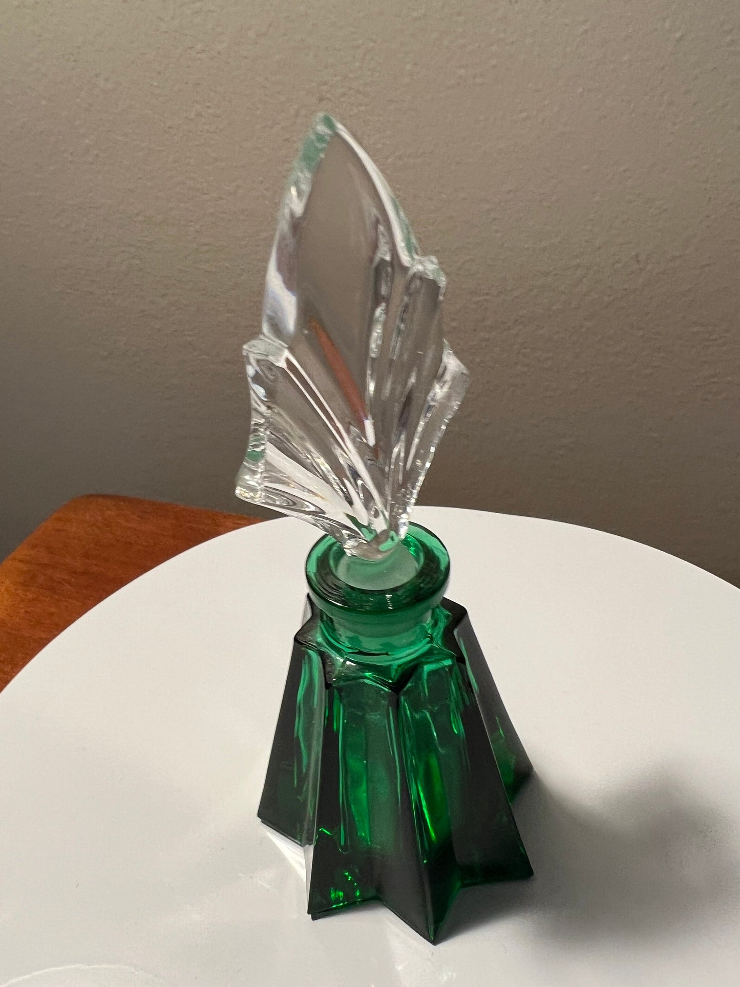 Vintage Je t’aime Green Crystal Perfume Bottle: Art Deco Etched Glass Stopper, Germany