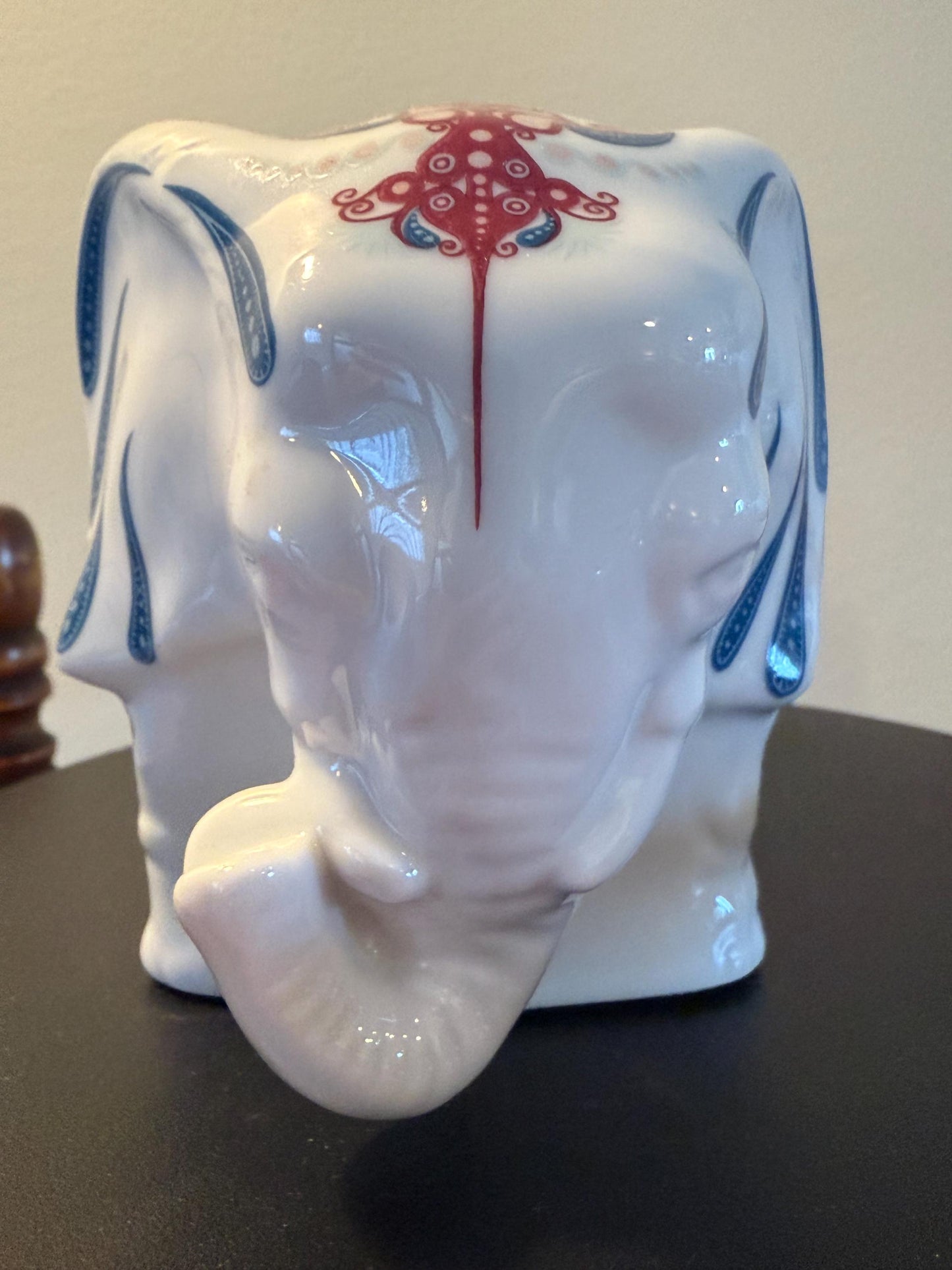 Vintage Ceramic Elephant Sculpture: Royal Pavilion Brighton, Elizabeth Arden