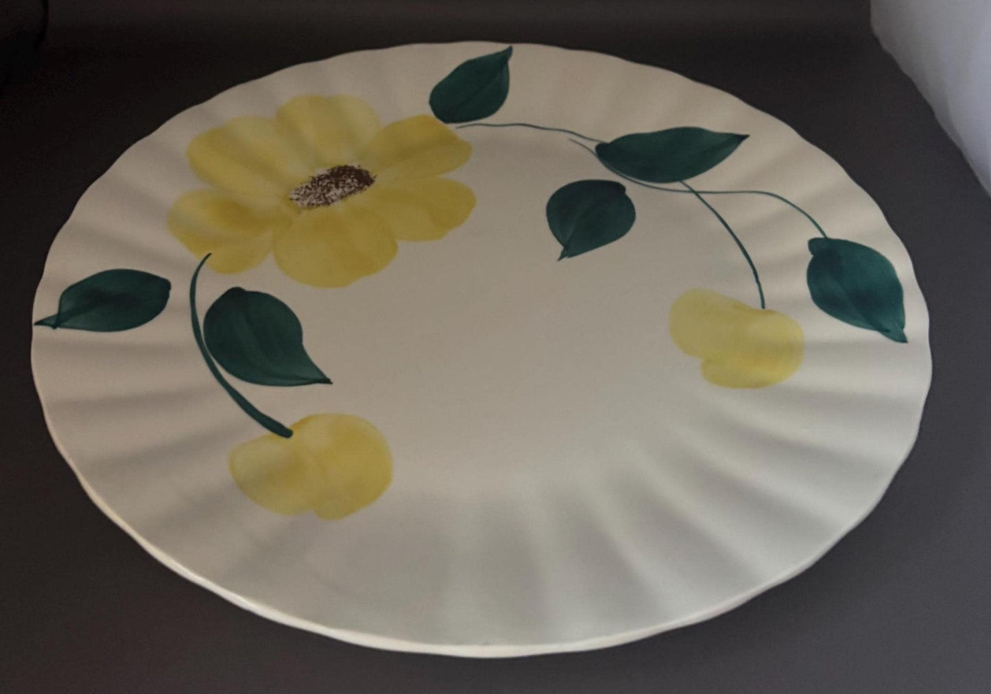 Blue Ridge Southern Potteries Dinner Plate, Ridge Daisy Yellow Flower Design, Lover Antiques and Vintage