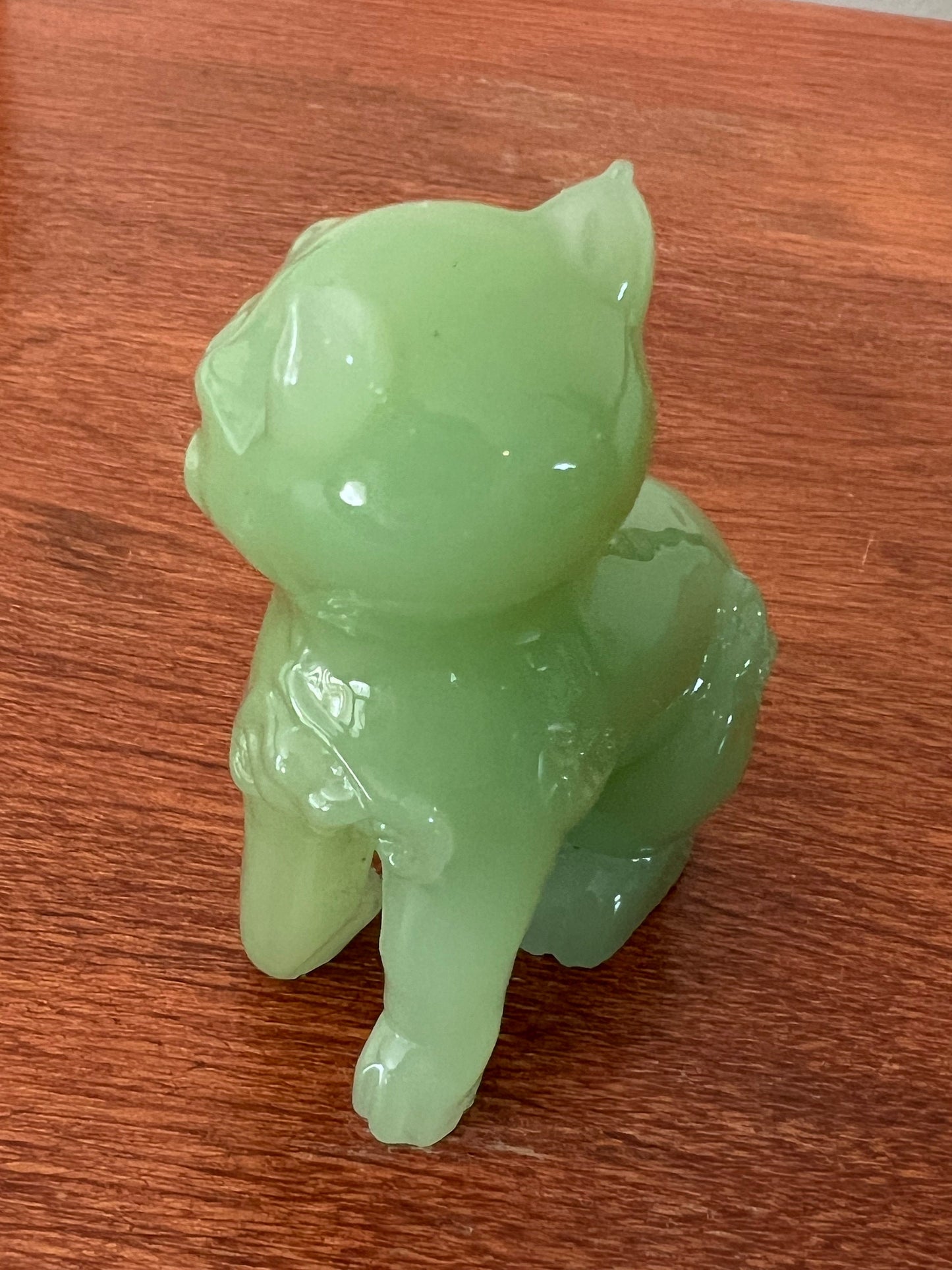 Vintage Jadeite Cat Figurine: Faberge Franklin Mint, 1986