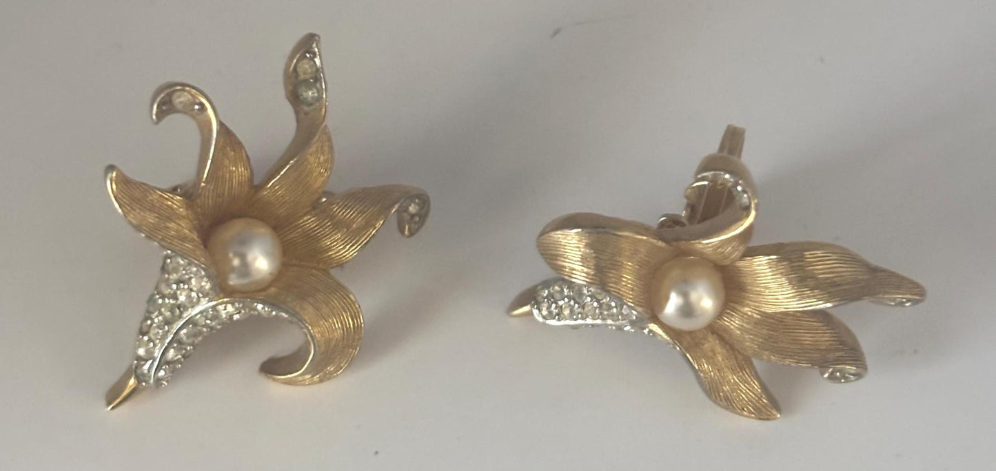 Boucher Gold Lily Earrings with Pearls, Flower Jewelry, Lover Antiques and Vintage
