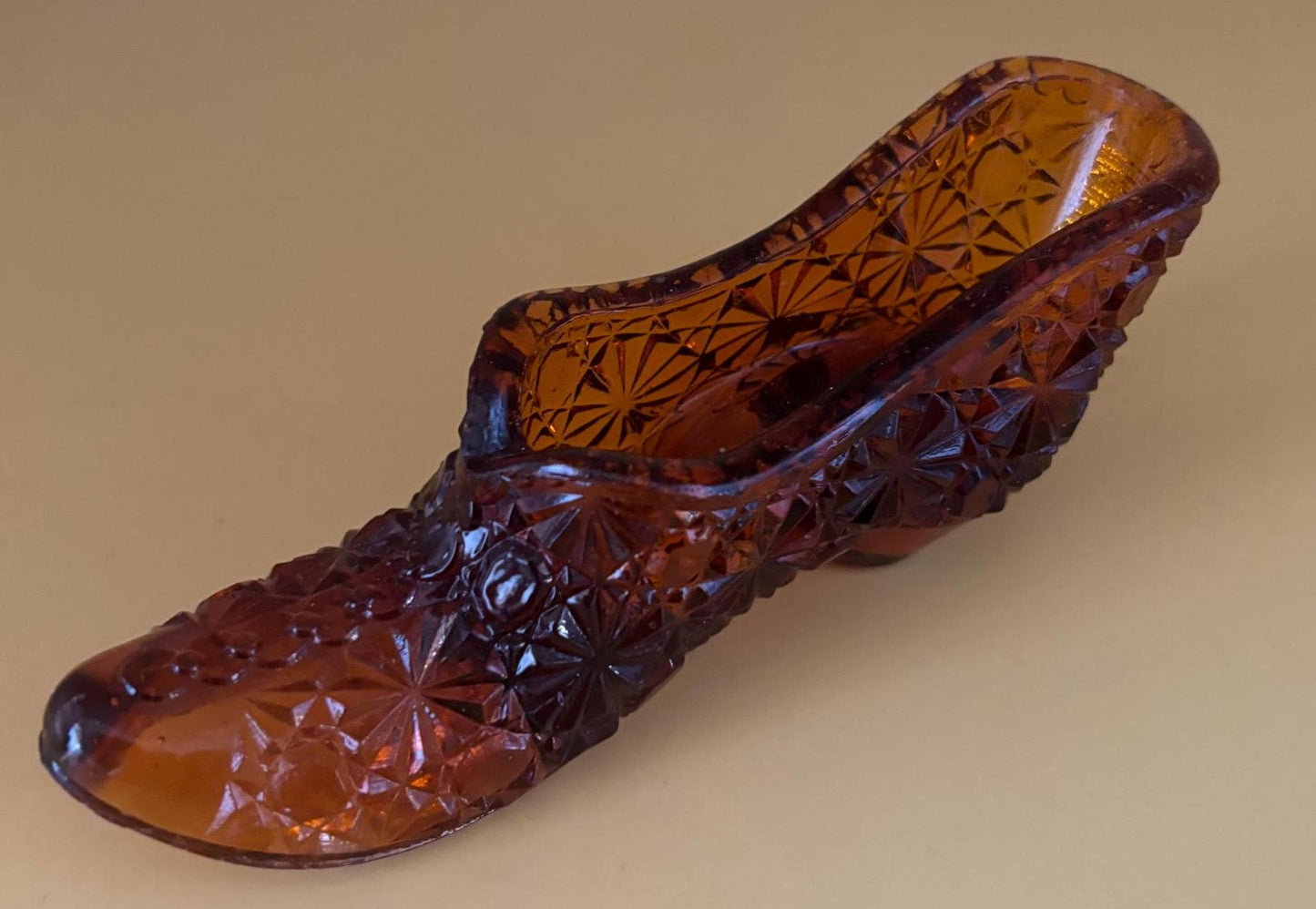 Amber Fenton Daisy and Button Slipper Shoe Princess Slipper Made of Glass Lover Antiques and Vintage