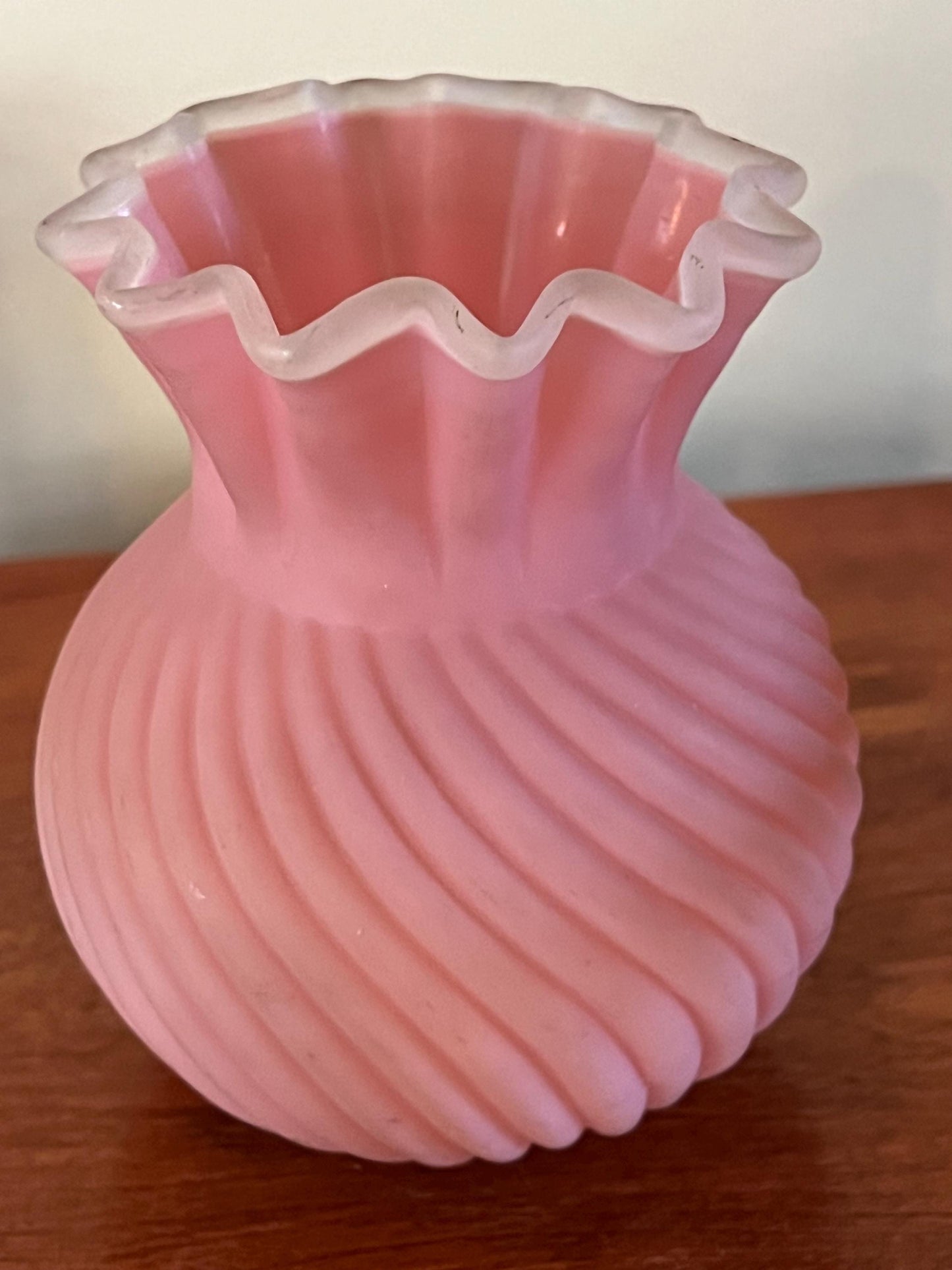 Sandwich Glass Peach Blow Glass Vase with Swirl Ruffled Top Optic Pink Art