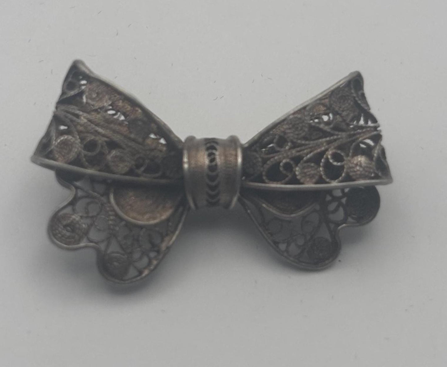Sterling Silver Filigree Bow Brooch, Tied Ribbow Bow Pin, Lover Antiques and Vintage