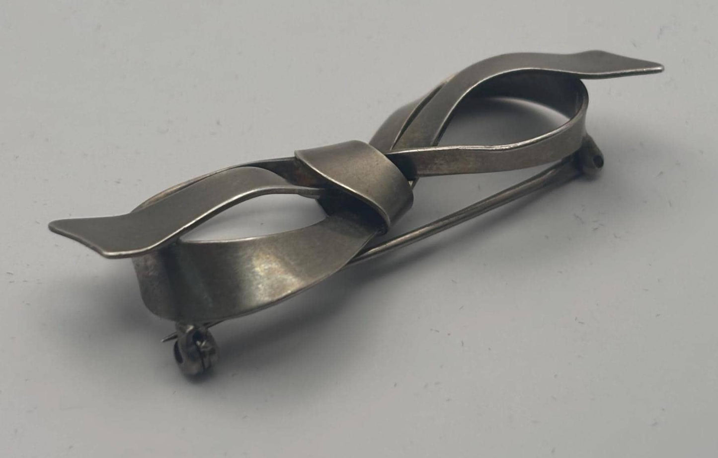 Sterling Silver Bow Brooch, Tied Ribbow Bow Pin, Lover Antiques and Vintage