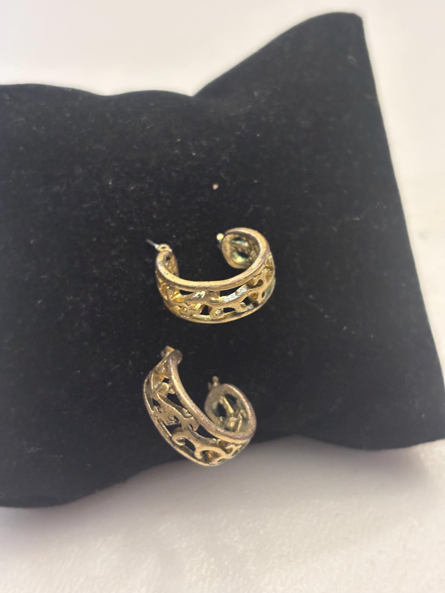 Vintage Gold Filigree Earrings, Lover Antiques and Vintage