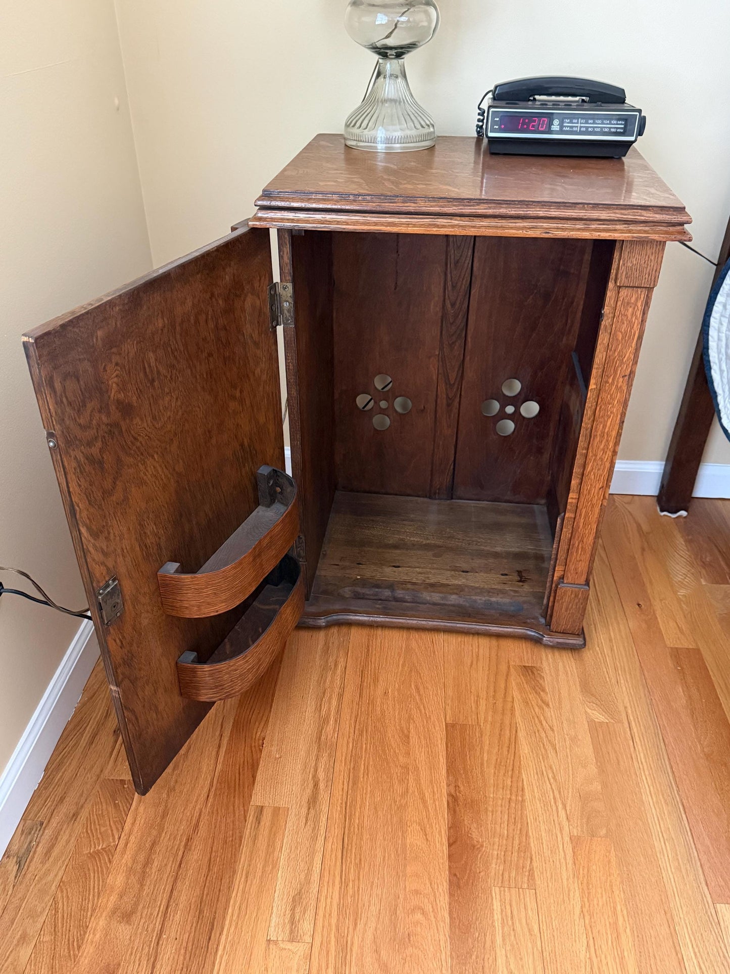 Antique Quarter Sawn Oak Cabinet, Lover Antiques and Vintage