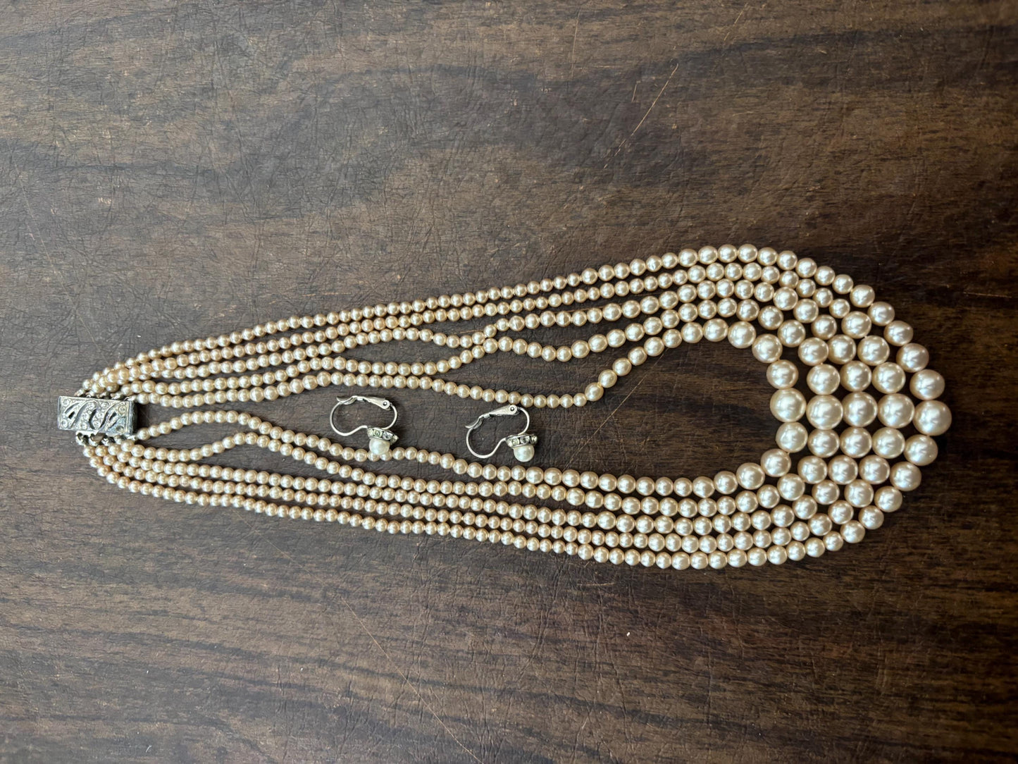Vintage Multi Strand Faux Pearl Necklace: Elegant Layered Design