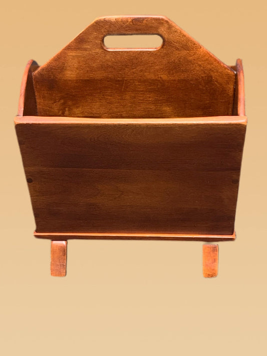 Cushman Colonial Creations Bromley Magazine Basket No. 5303 Vintage Magazine Book Rack
