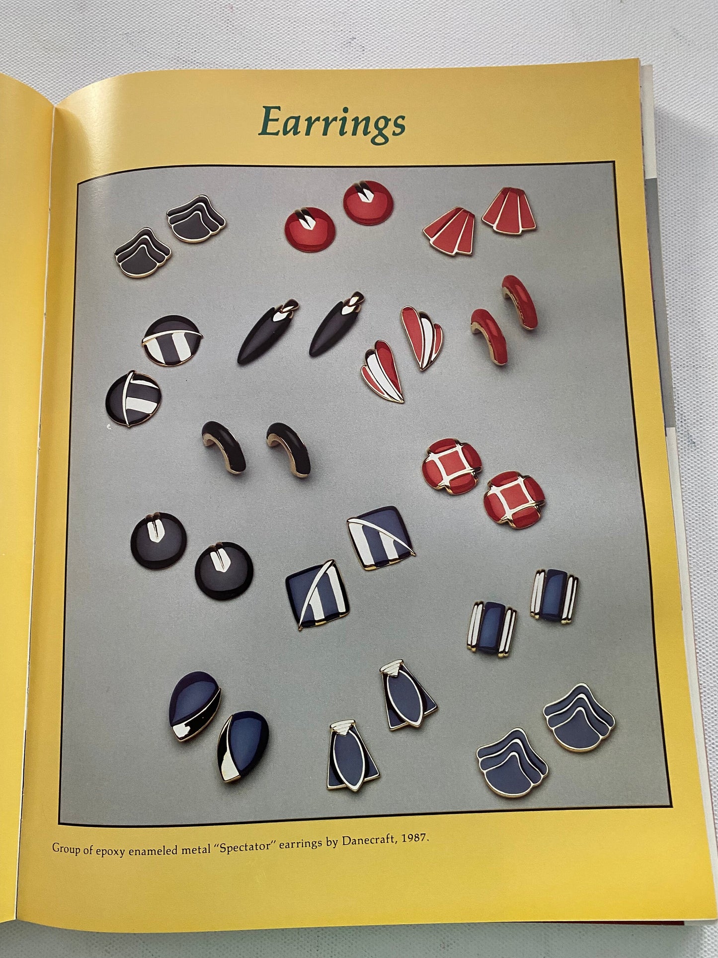 Costume Jewelry Collecting Book: Nancy Schiffer Guide, 1992