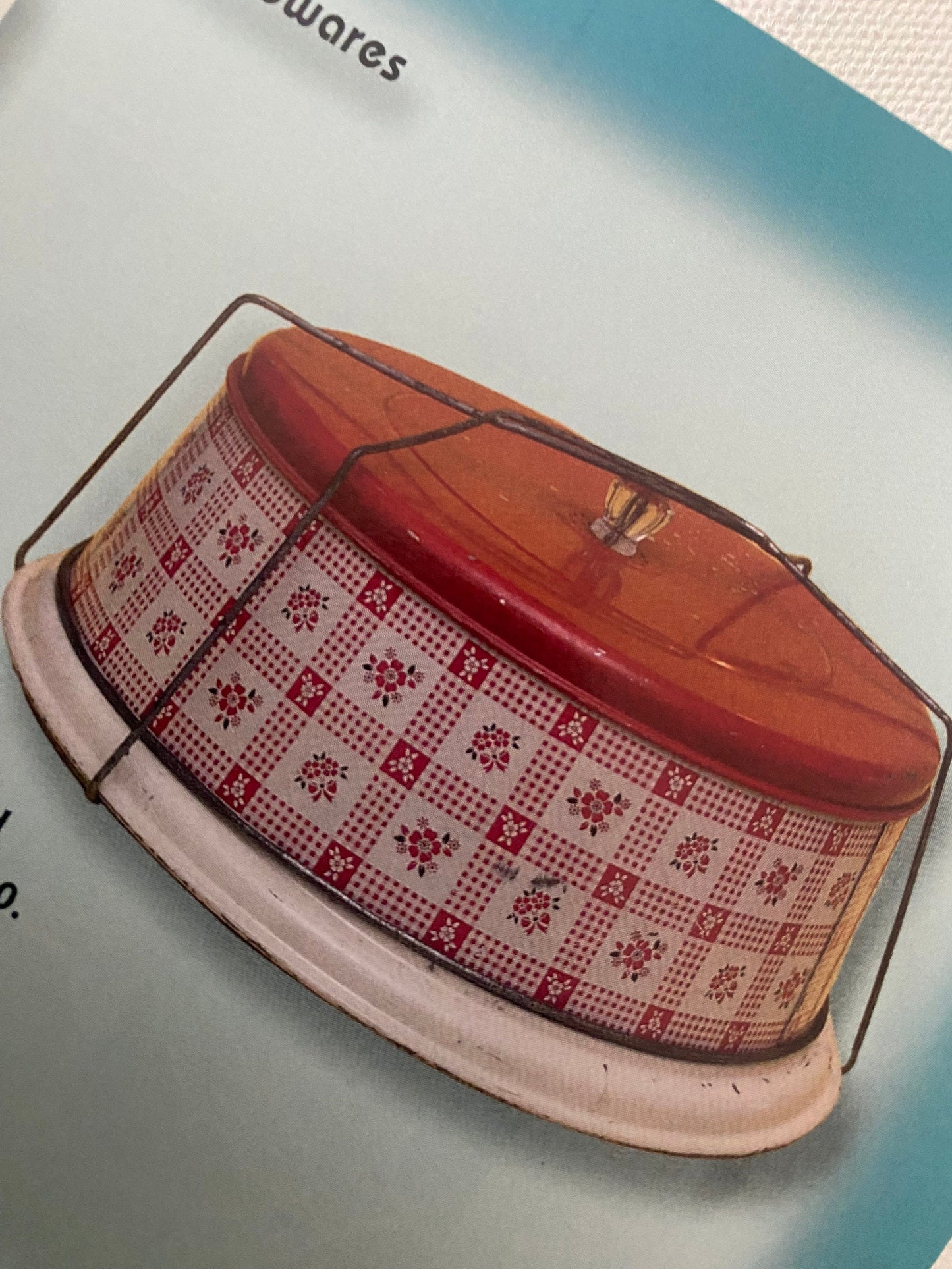Vintage Kitchen Collectibles Book: 30s-50s Identification & Values Guide