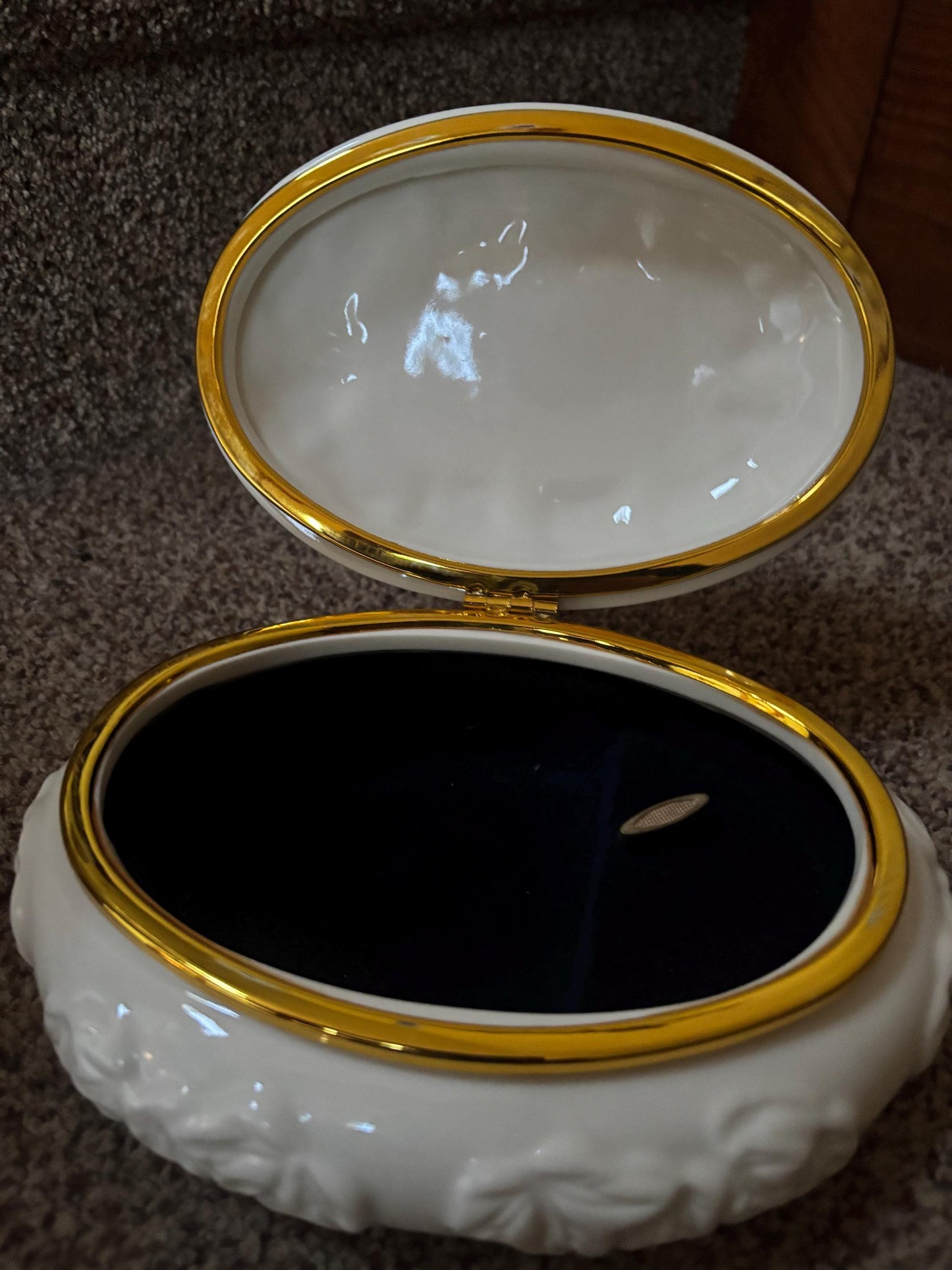 Vintage Lenox Porcelain & Gold Trim Music Box Floral Pattern Lover Antiques and Vintage