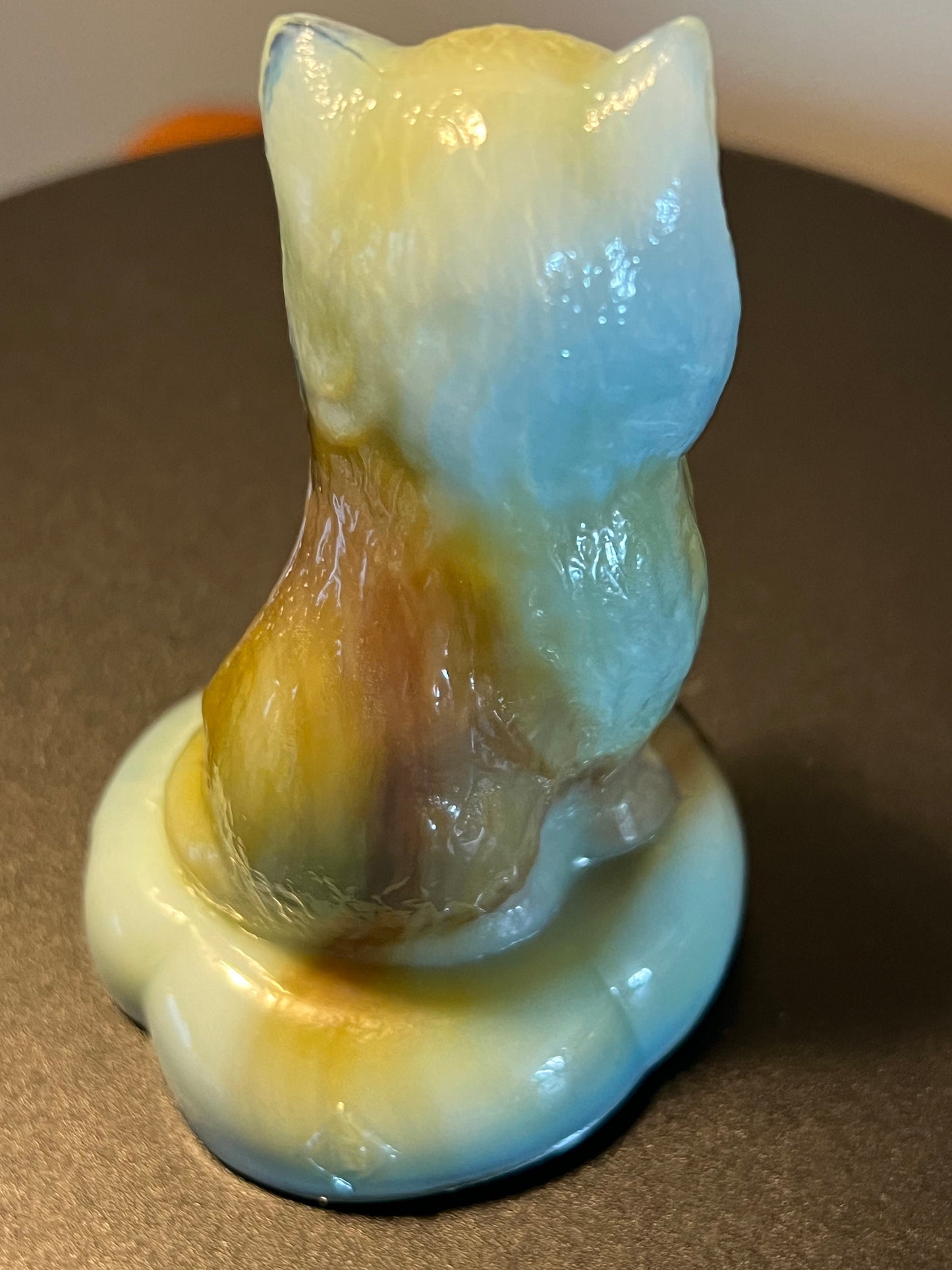 Vintage Boyd Art Glass Cat Figurine: Manganese Slag Glass