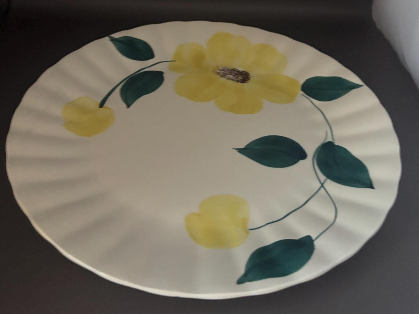 Blue Ridge Southern Potteries Dinner Plate, Ridge Daisy Yellow Flower Design, Lover Antiques and Vintage