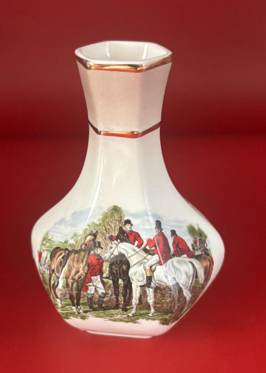 Royal Worcester Palissy Vase, Feauring Hunting Scenes Pattern, Hand Painted Porcelain, Lover Antiques and Vintage