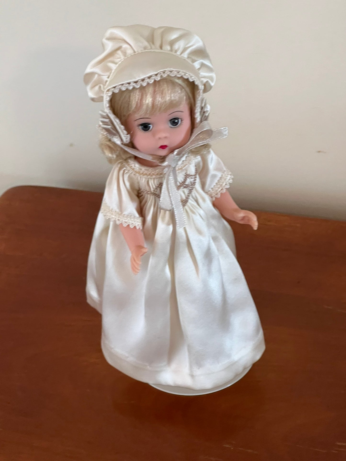 Madame Alexander Now I Lay Me Down to Sleep Doll #28380 8” tall includes the original box Dolls Lover Antiques and Vintage