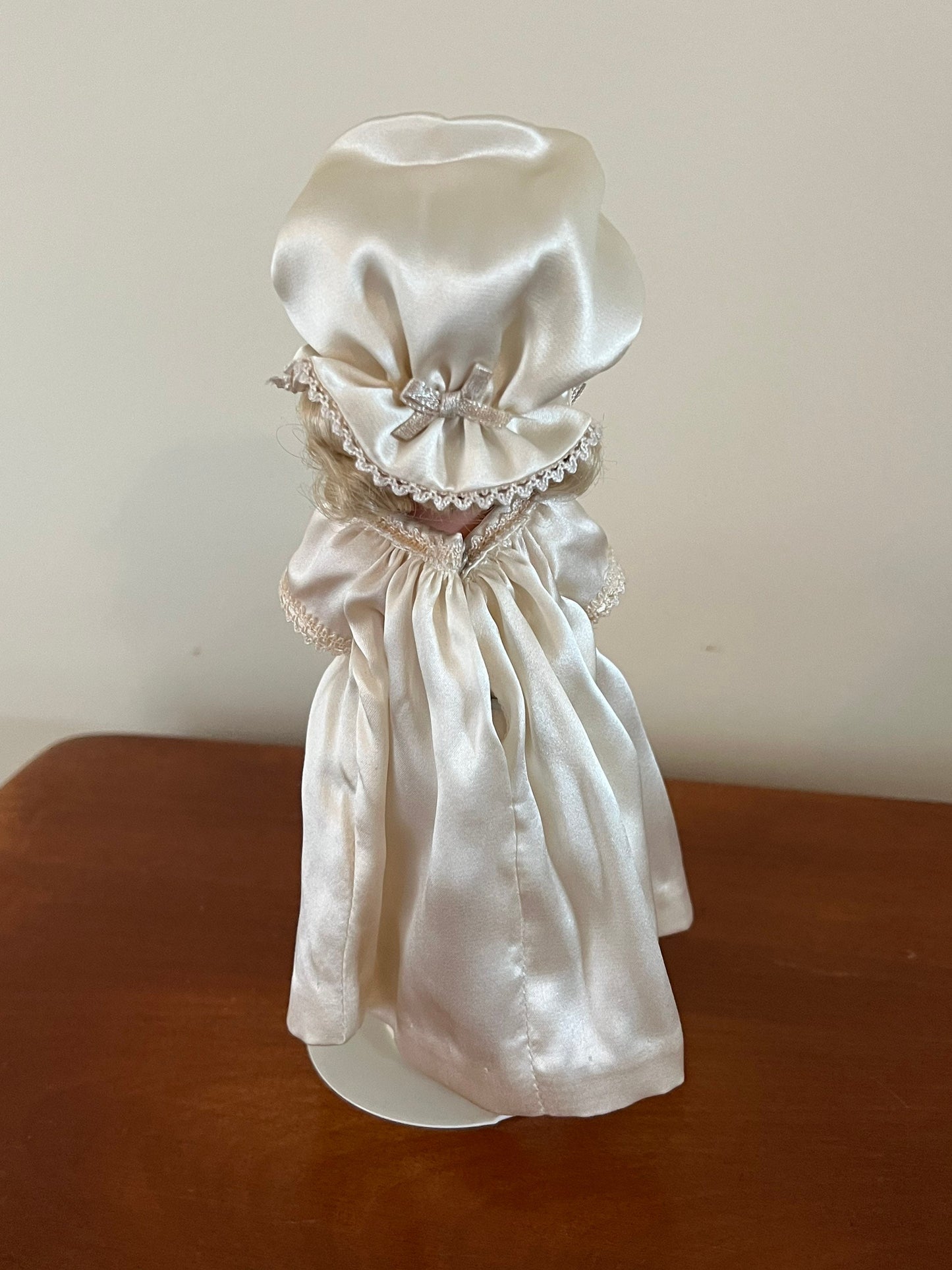 Madame Alexander Now I Lay Me Down to Sleep Doll #28380 8” tall includes the original box Dolls Lover Antiques and Vintage