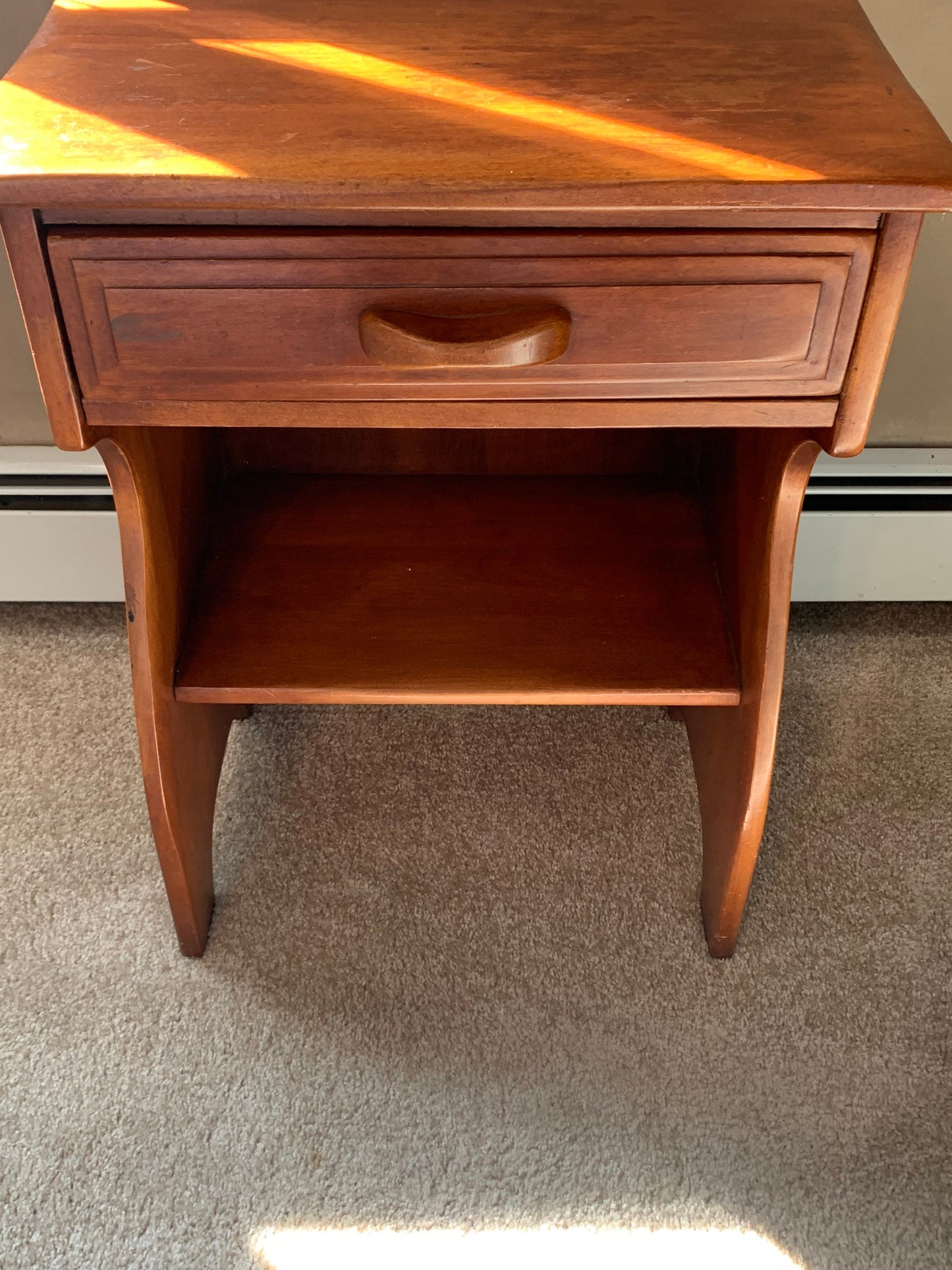 Cushman Colonial Creations Molly Stark Night Stand No. 2069 Lover Antiques and Vintage