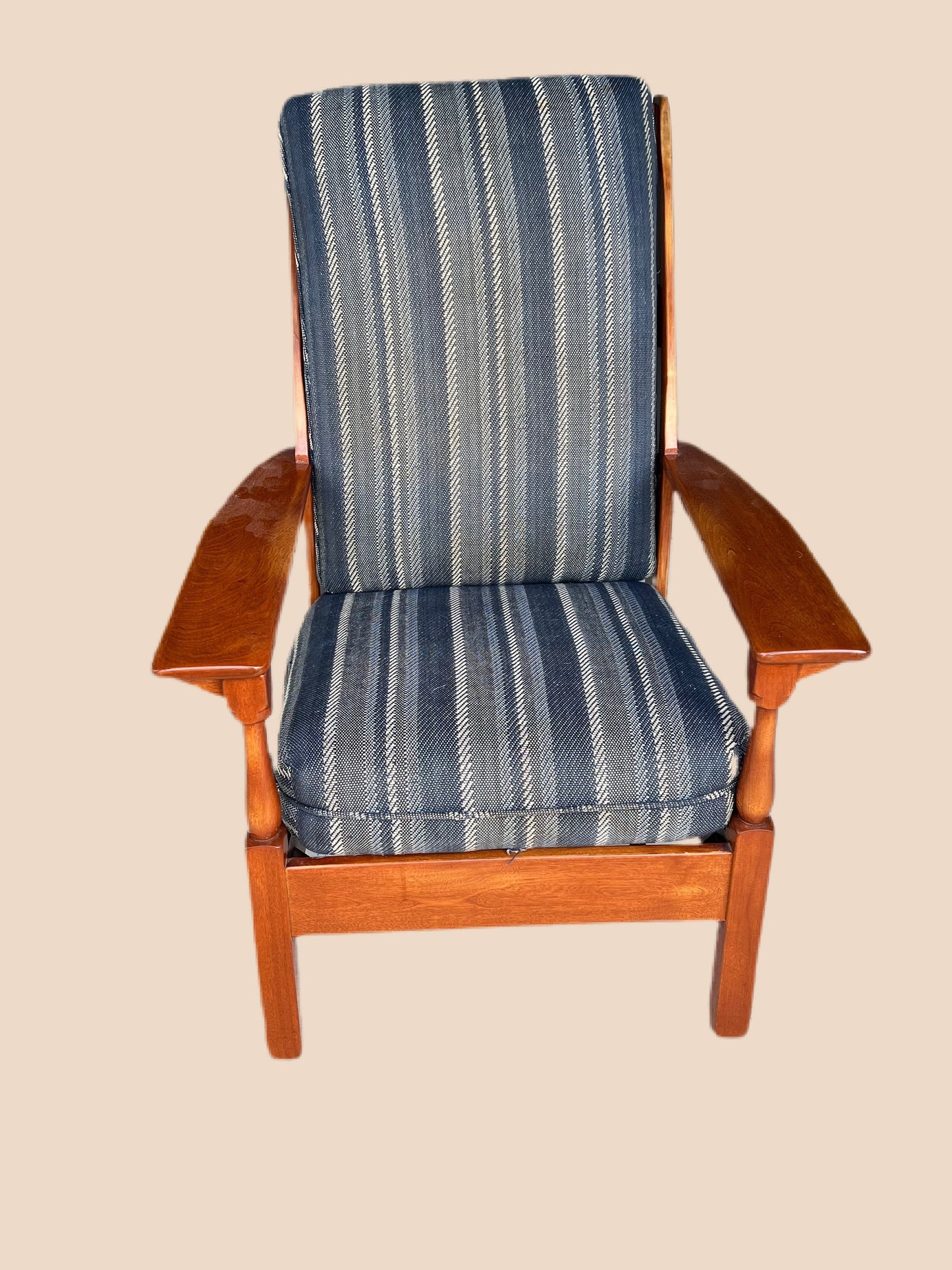 Cushman Mid Century Modern Fairfield High Back Chair No. 082, Chair with its original Cushions, Lover Antiques and Vintage