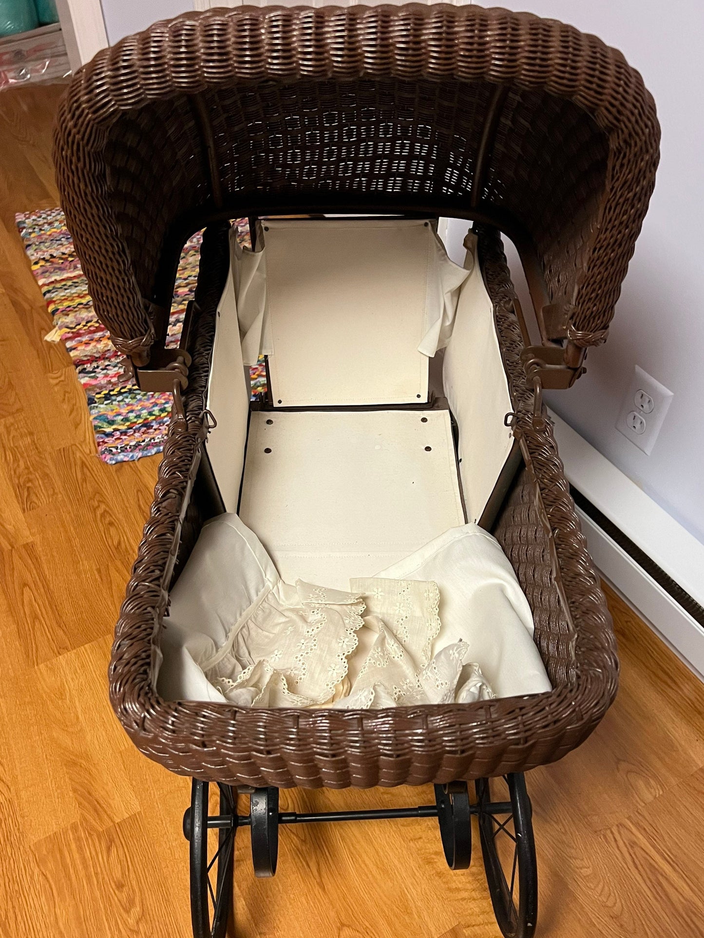 Antique Wicker baby pram doll carriage in beautiful condition