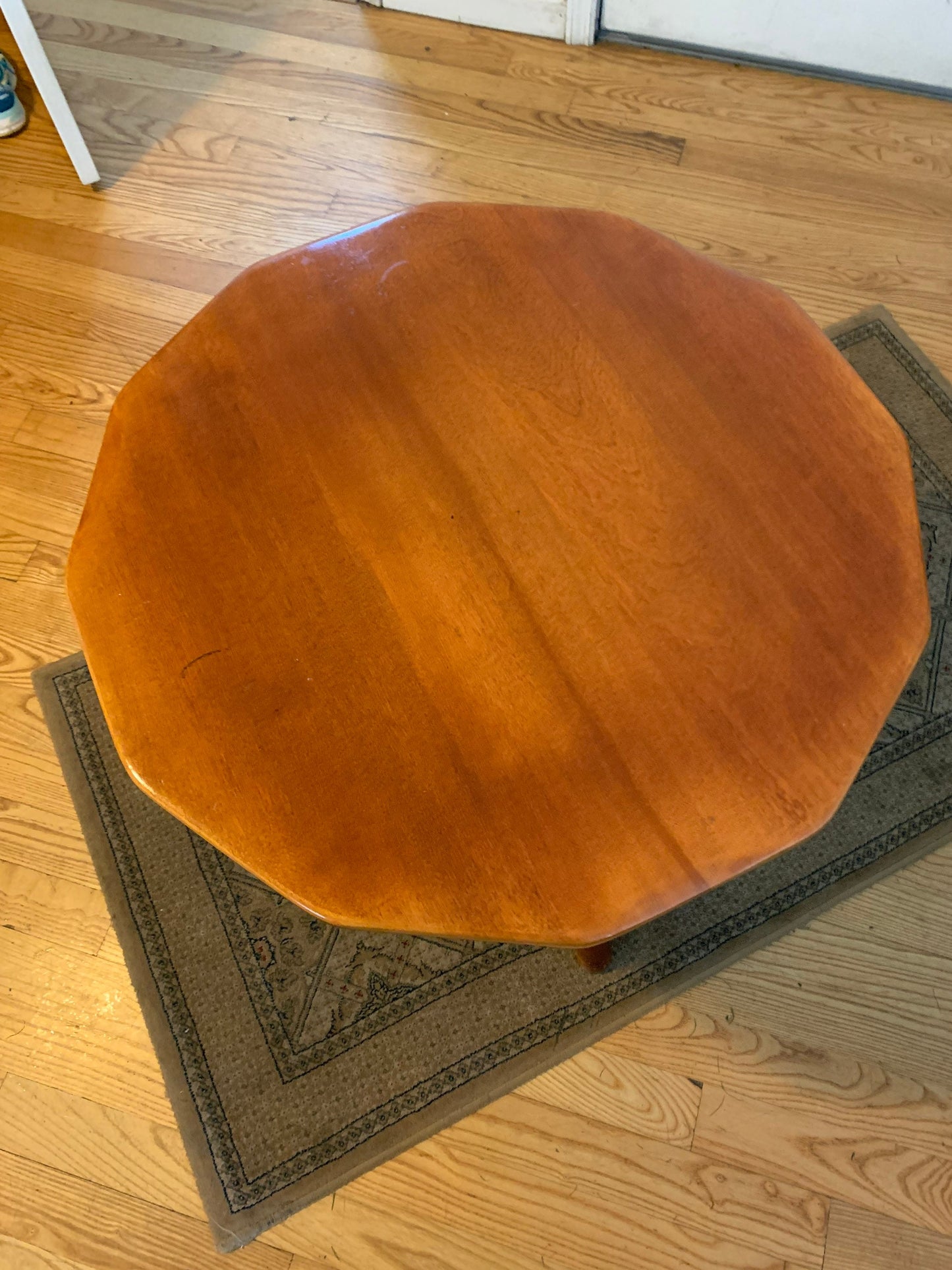 Cushman Colonial Creations Hudson Table No. 3–150