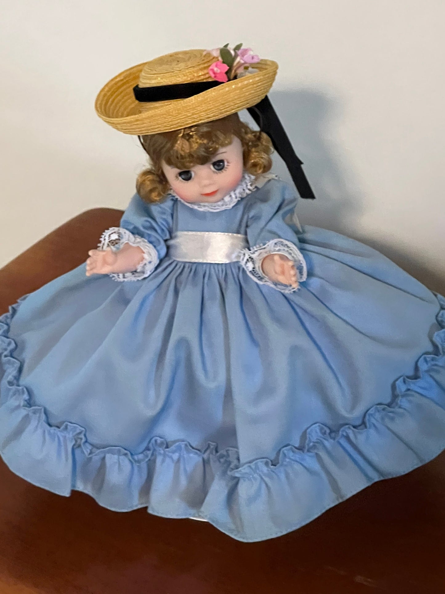 Madame Alexander Doll Betty Blue Model #420 Doll 8” tall, original box