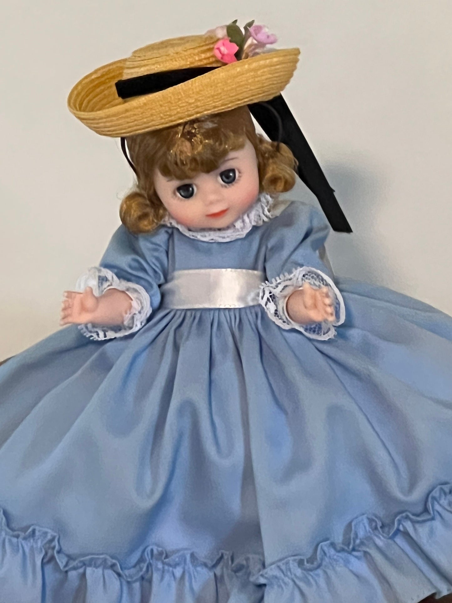 Madame Alexander Doll Betty Blue Model #420 Doll 8” tall, original box