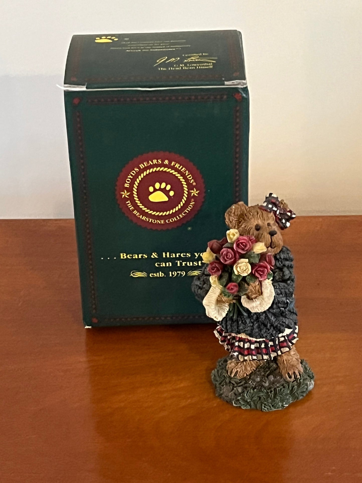 Boyds Bears & Friends Rosalie Bearheart Love is in the Air No. 228415
