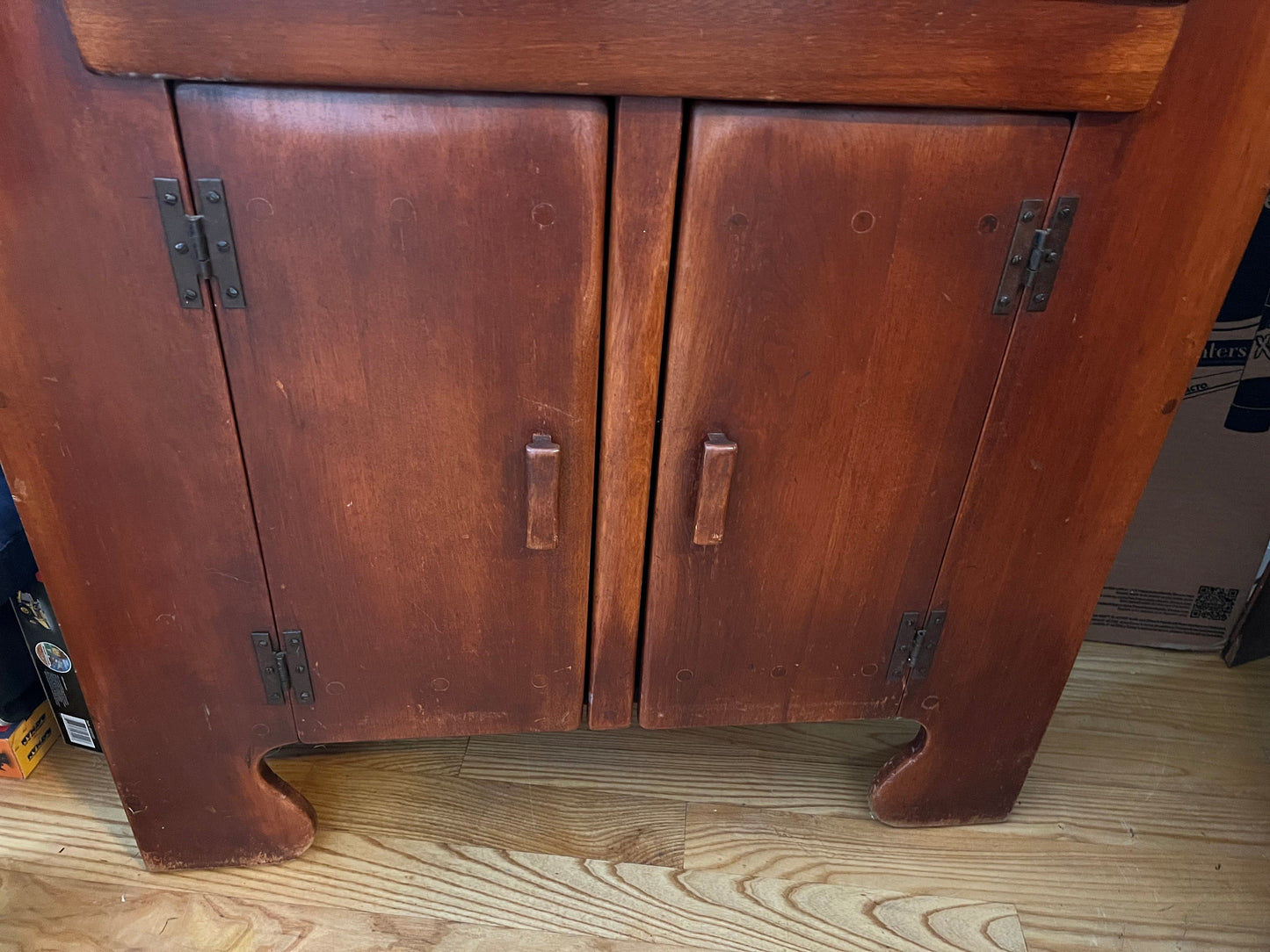 Cushman Colonial Creations Provincetown Corner Cupboard No. 6025 Modern Creations by Herman de Vries Lover Antiques and Vintage
