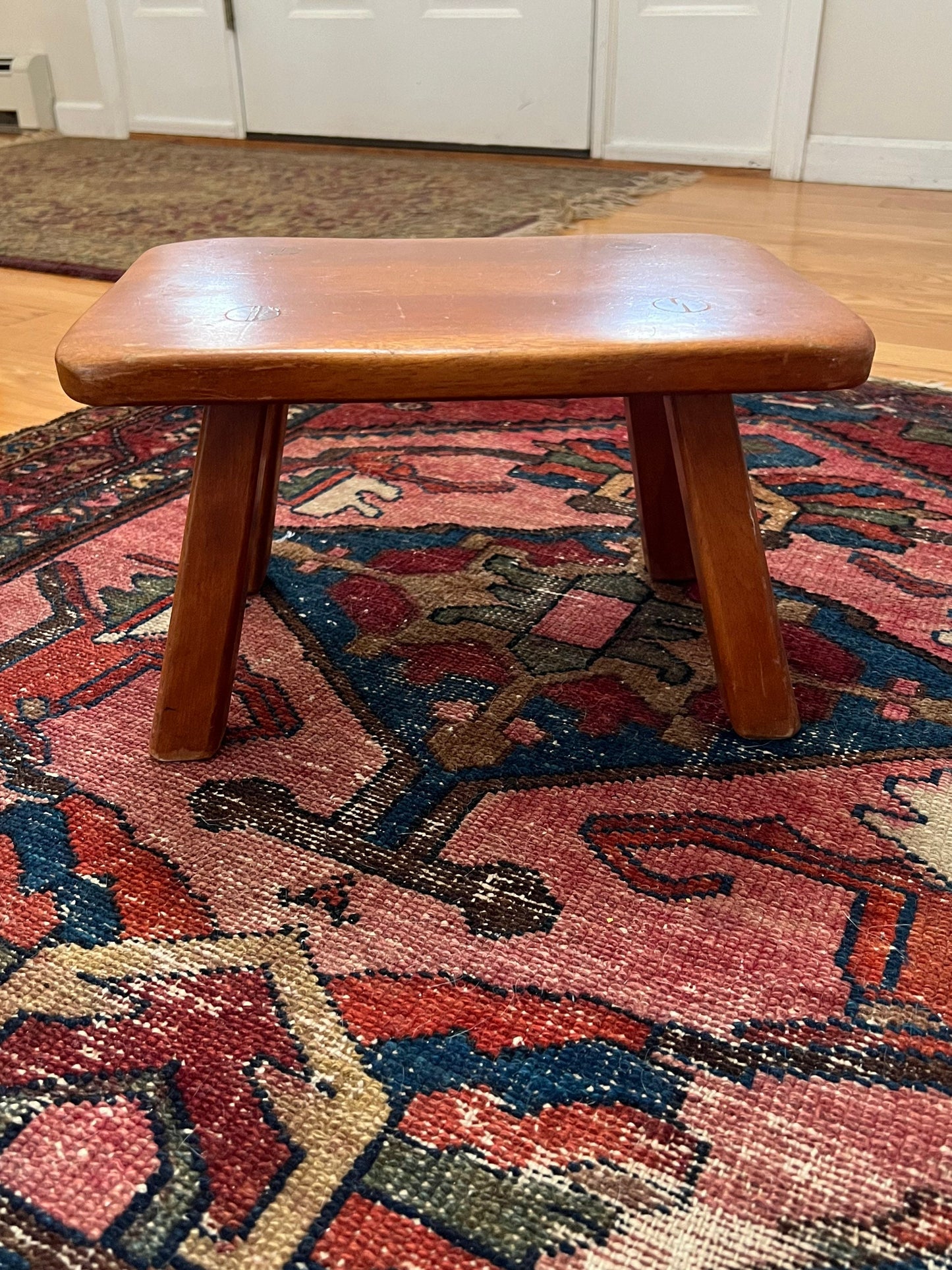 Cushman Colonial Creations Cricket Stool No. 9038