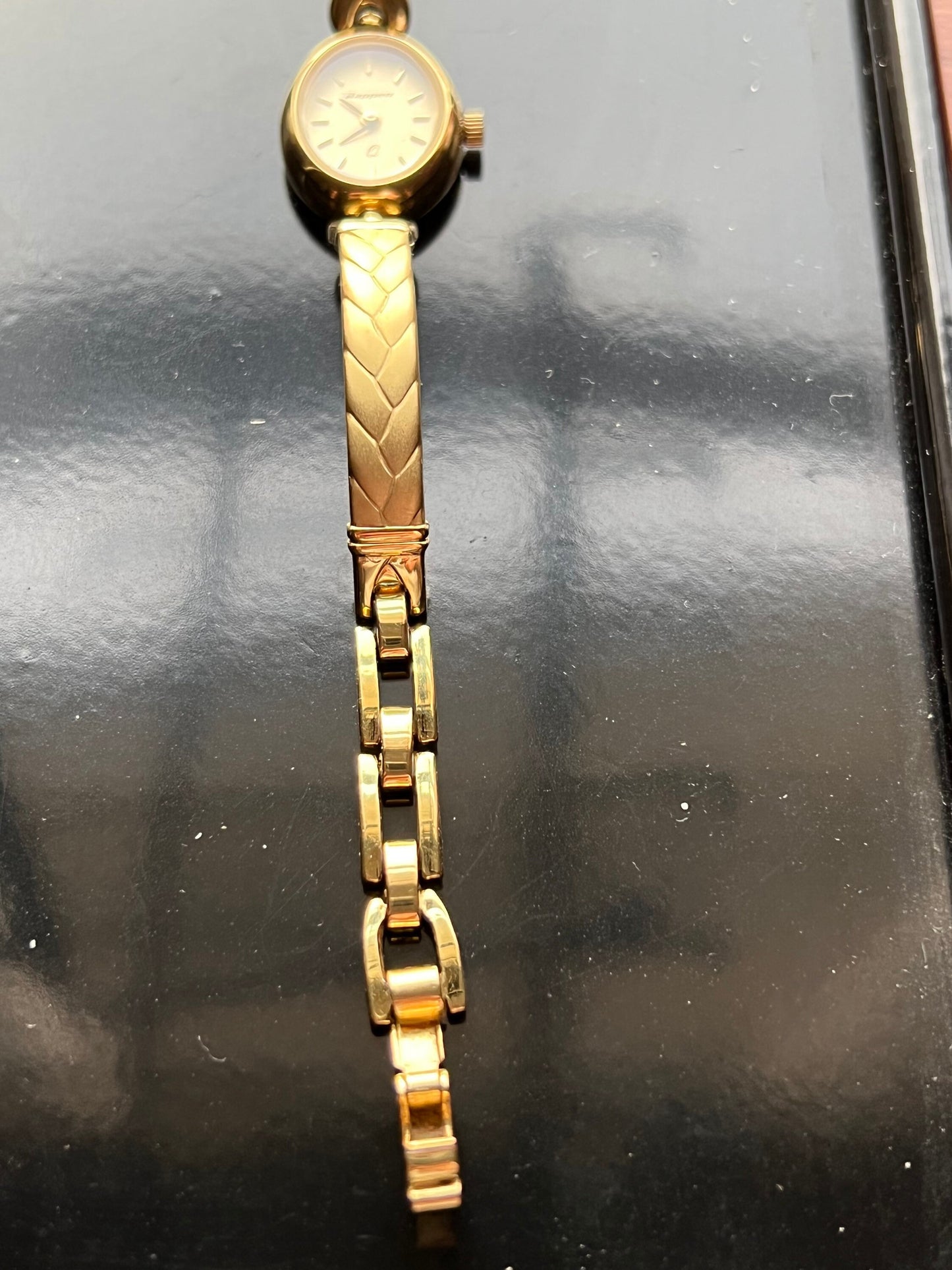Vintage Rappen Elegant gold tone Heart Watch Jewelry Girl Gift Lover Antiques and Vintage