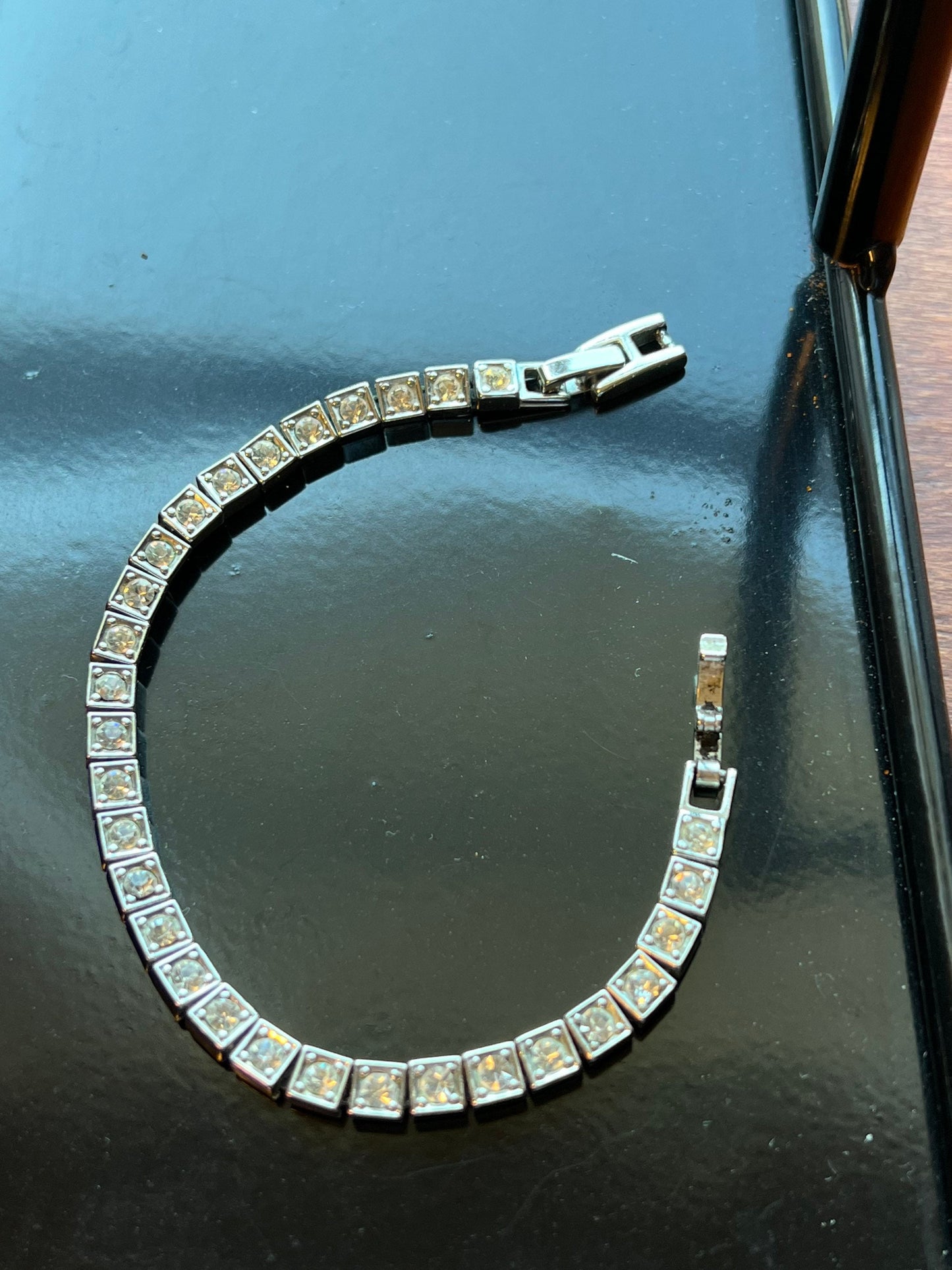 Vintage Rhinestone tennis bracelet jewelry 8” silver tone