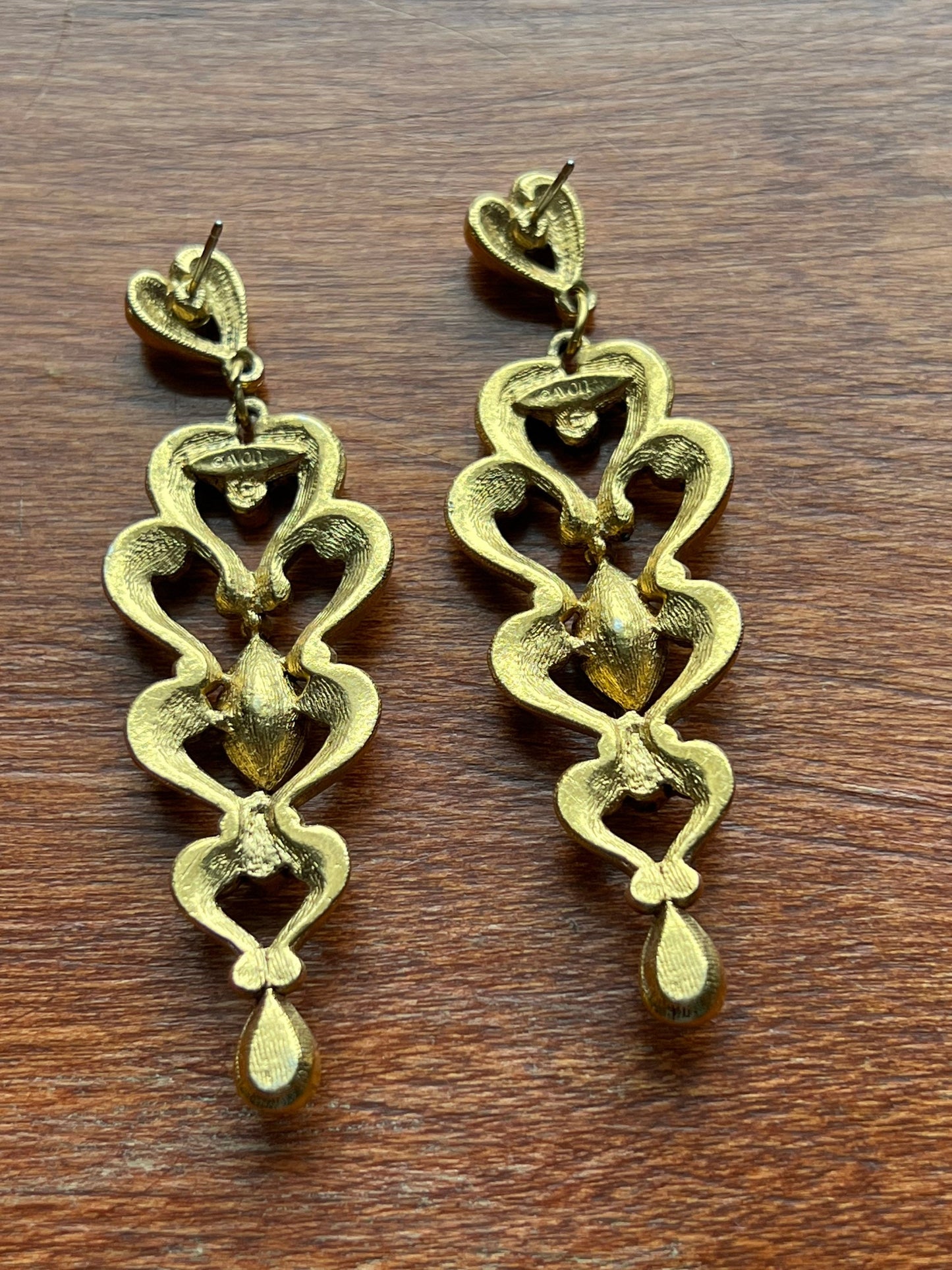 Vintage dangle earrings elegant hearts very pretty gold toned jewelry
