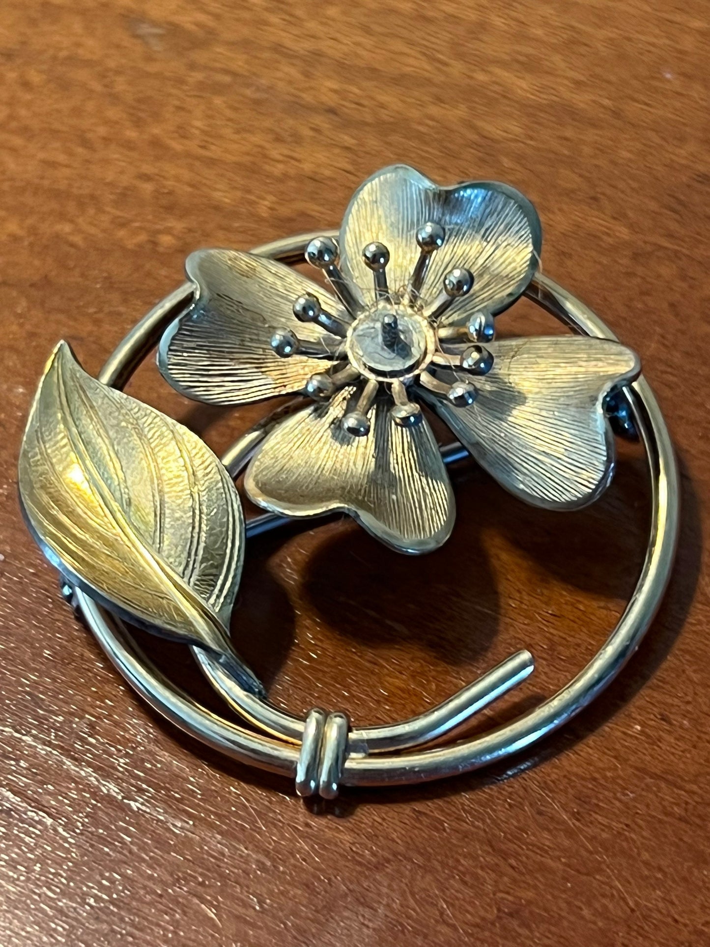 Vintage flower gold tone brooch pin circle brooches pins jewelry