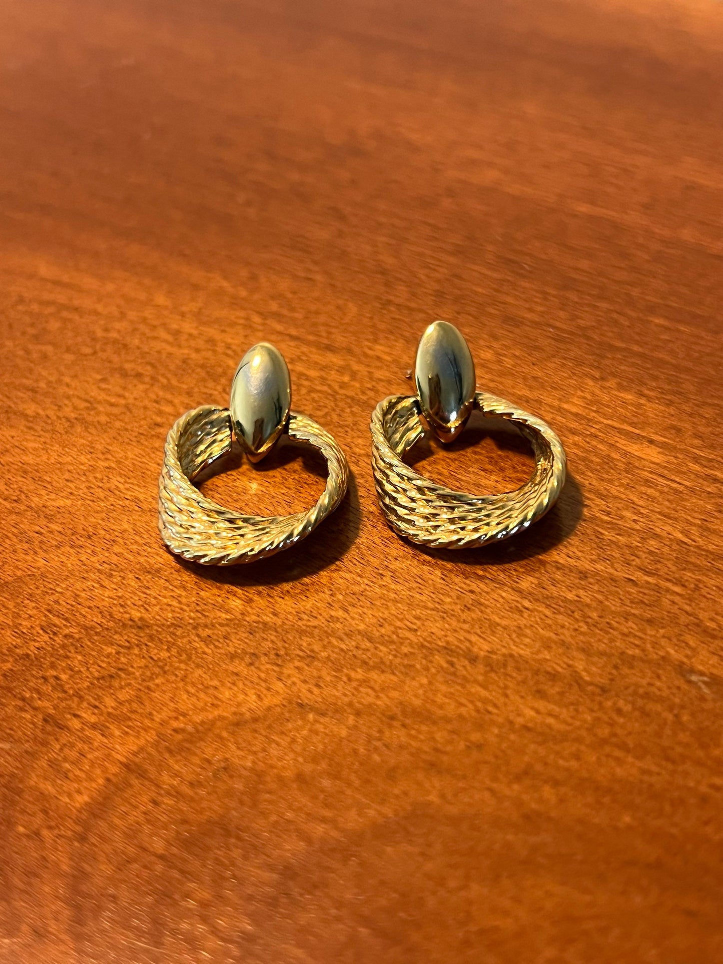 Vintage Classy Twisted Goldtone Roped Loops PIERCED Earrings jewelry